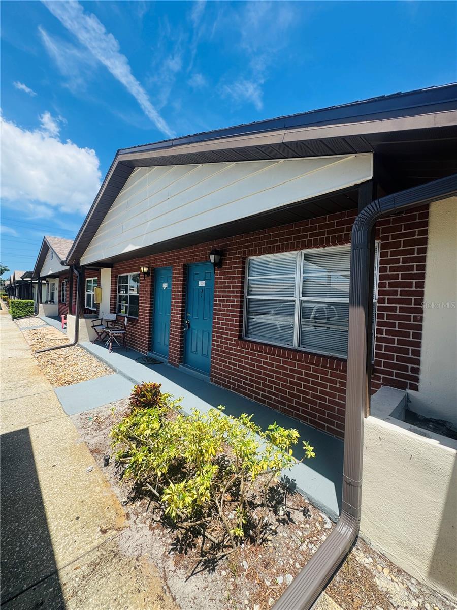 24862 US HIGHWAY 19 N 2105