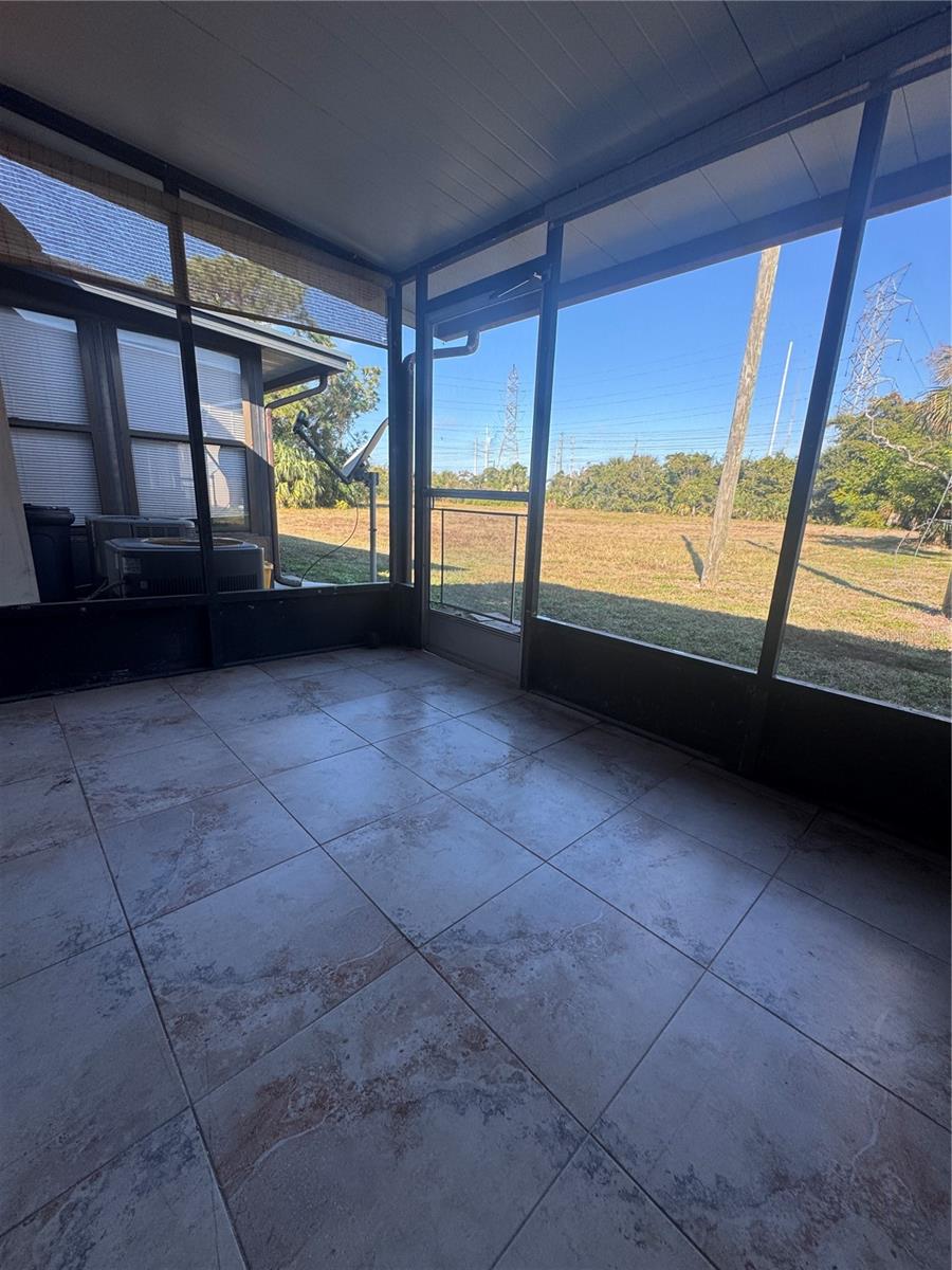 HILL CREST VILLAS - Residential