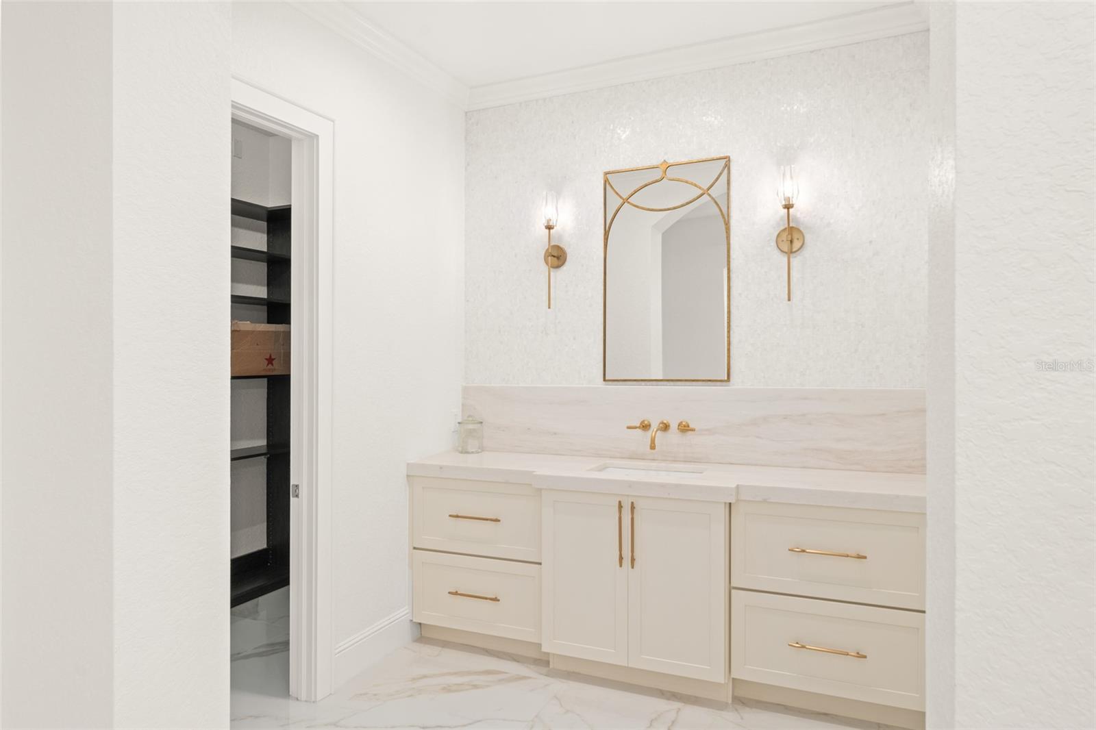 ISLEWORTH - Residential