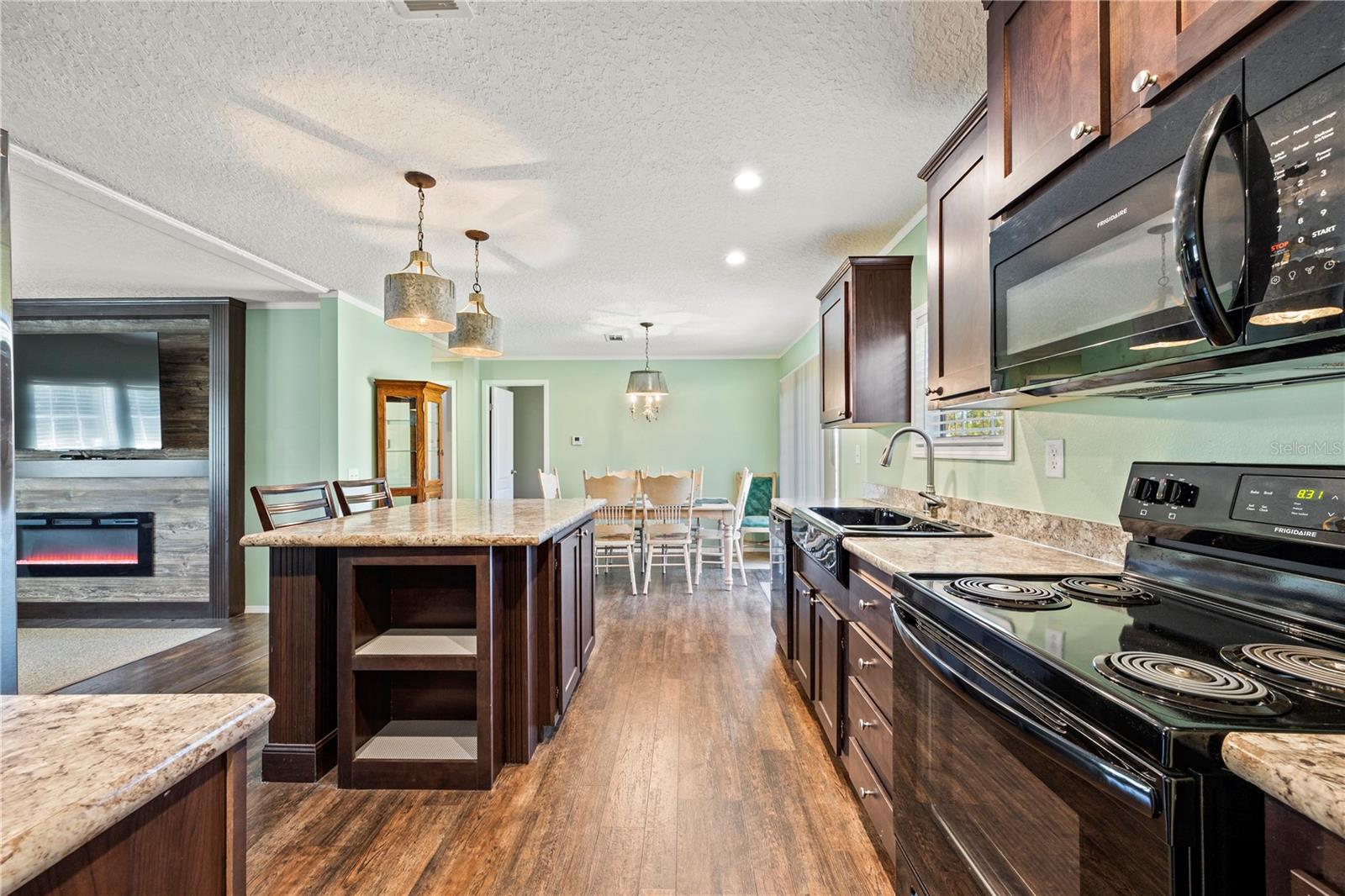 INTERLACHEN LAKE ESTATES - Residential