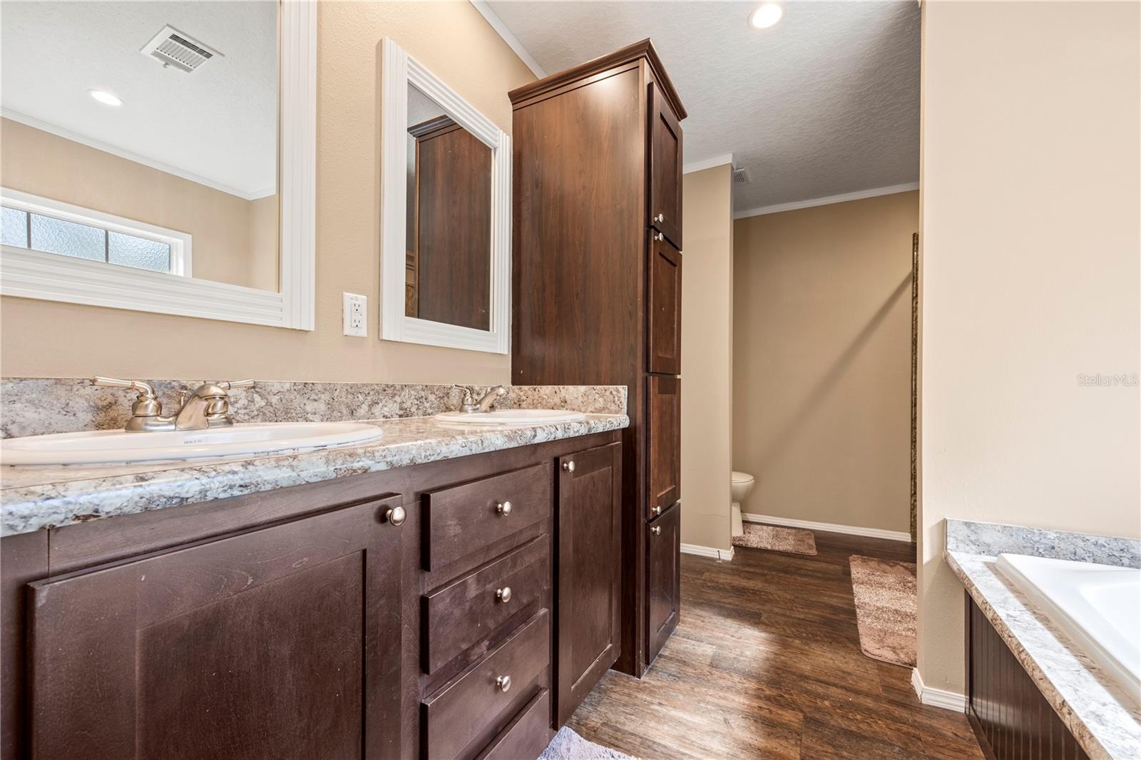 INTERLACHEN LAKE ESTATES - Residential