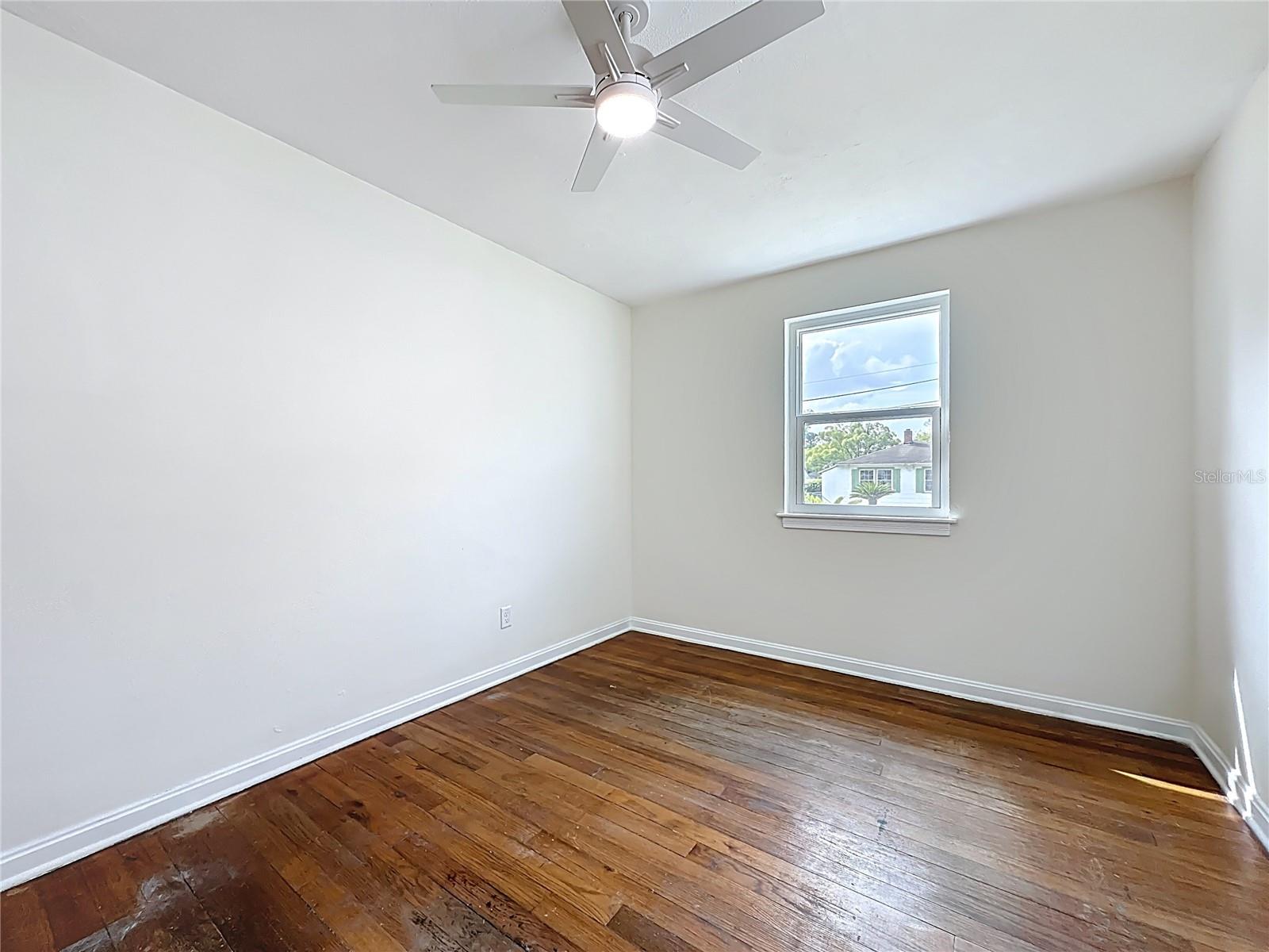 SPRING PARK MANOR - Residential