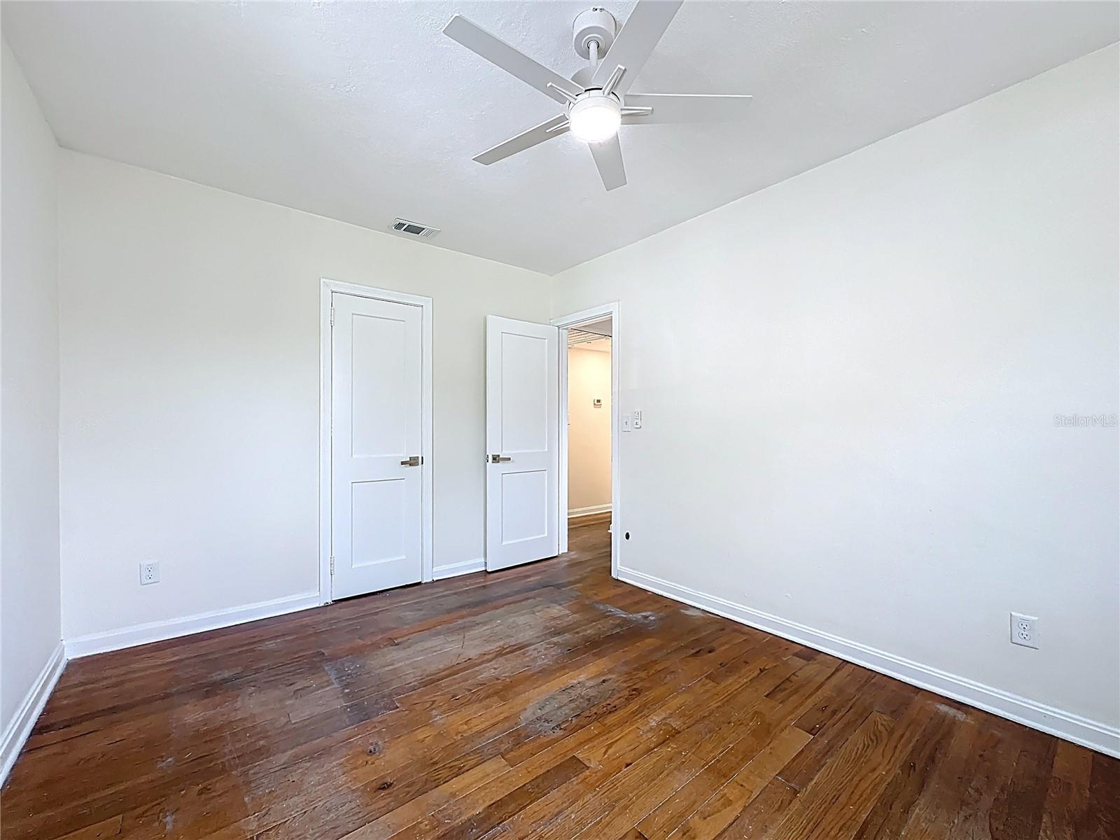 SPRING PARK MANOR - Residential