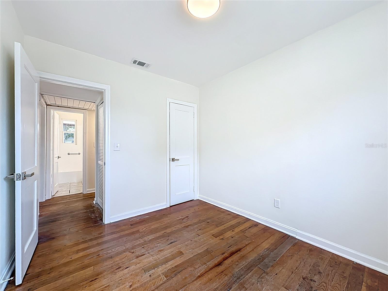 SPRING PARK MANOR - Residential