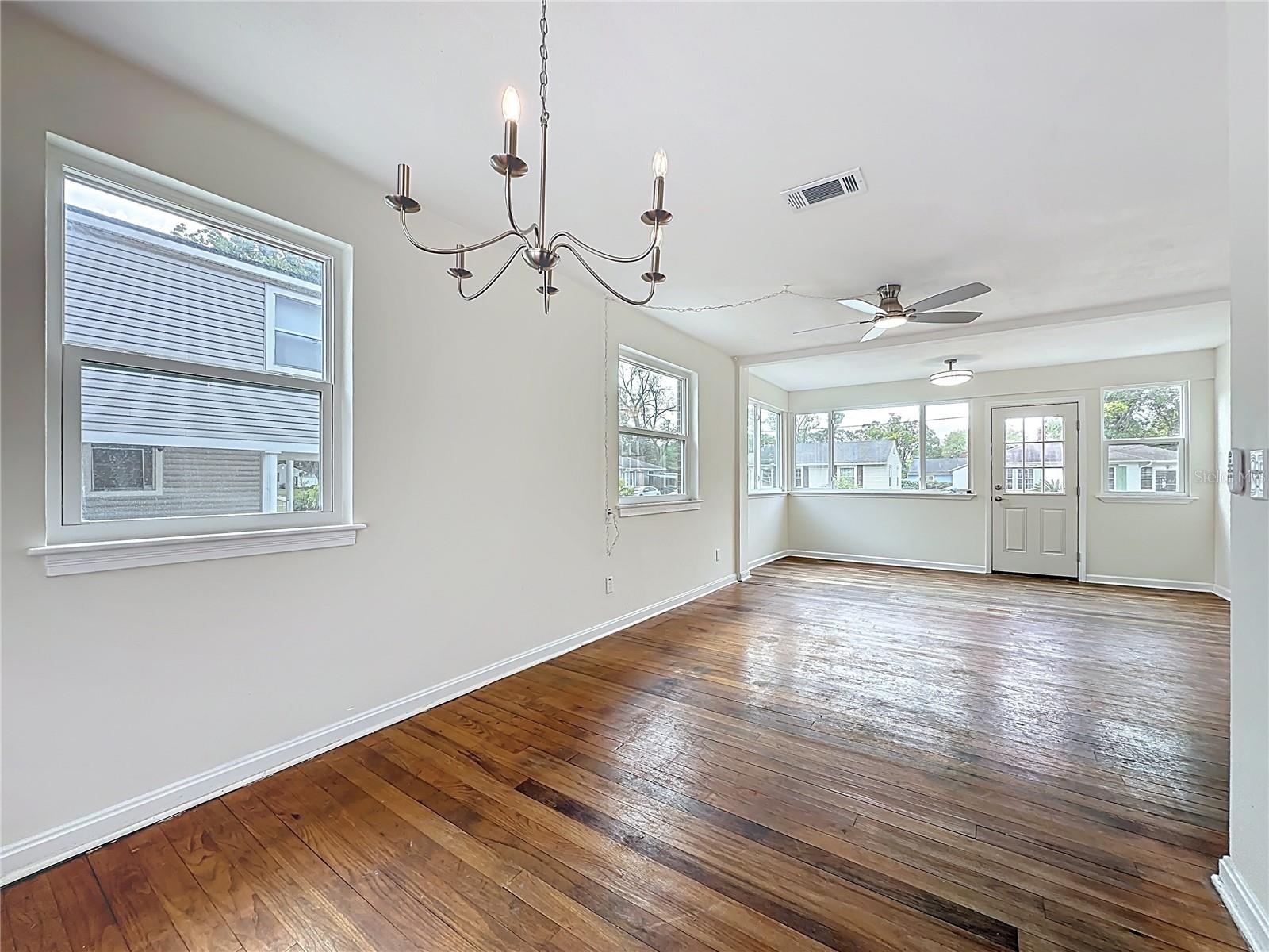 SPRING PARK MANOR - Residential