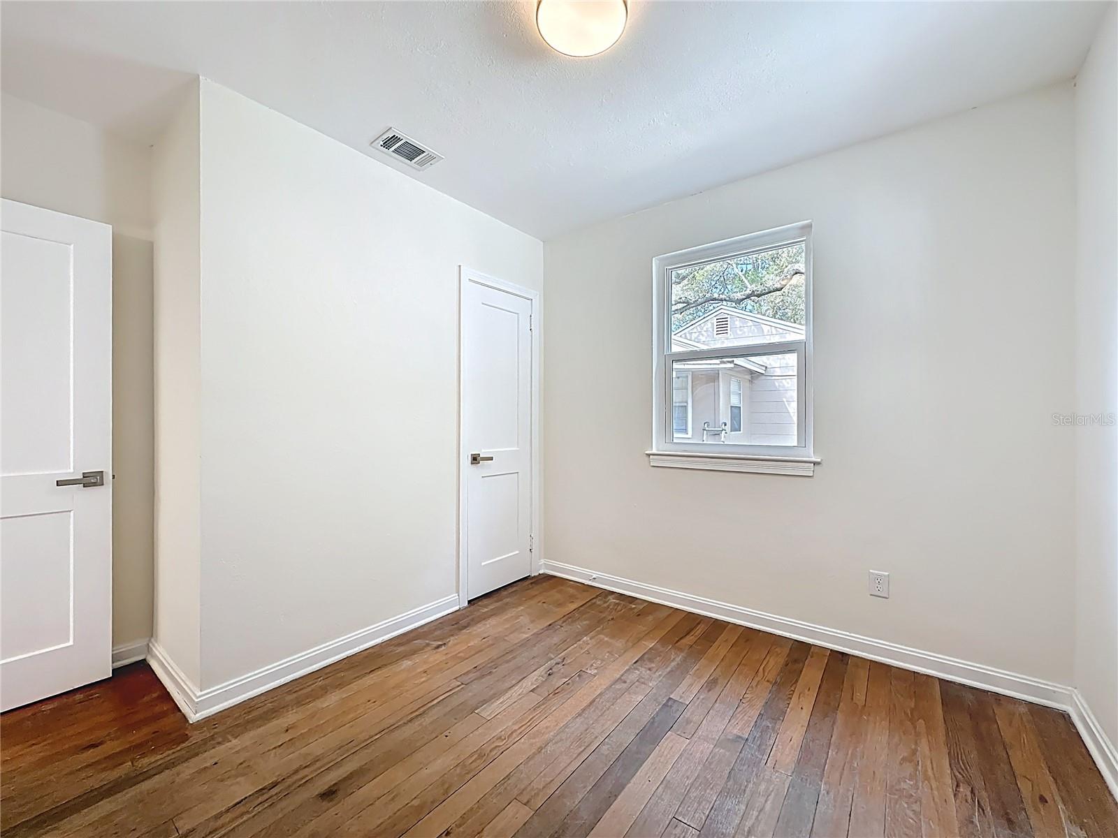 SPRING PARK MANOR - Residential