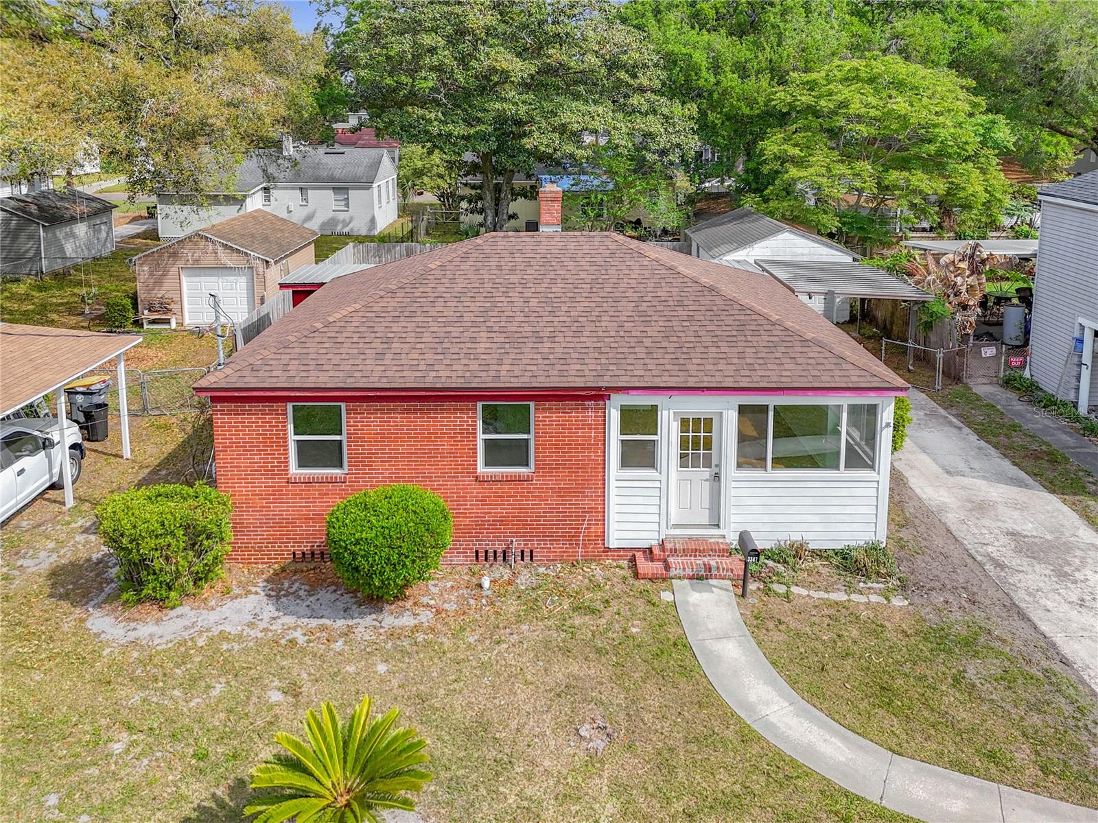 SPRING PARK MANOR - Residential