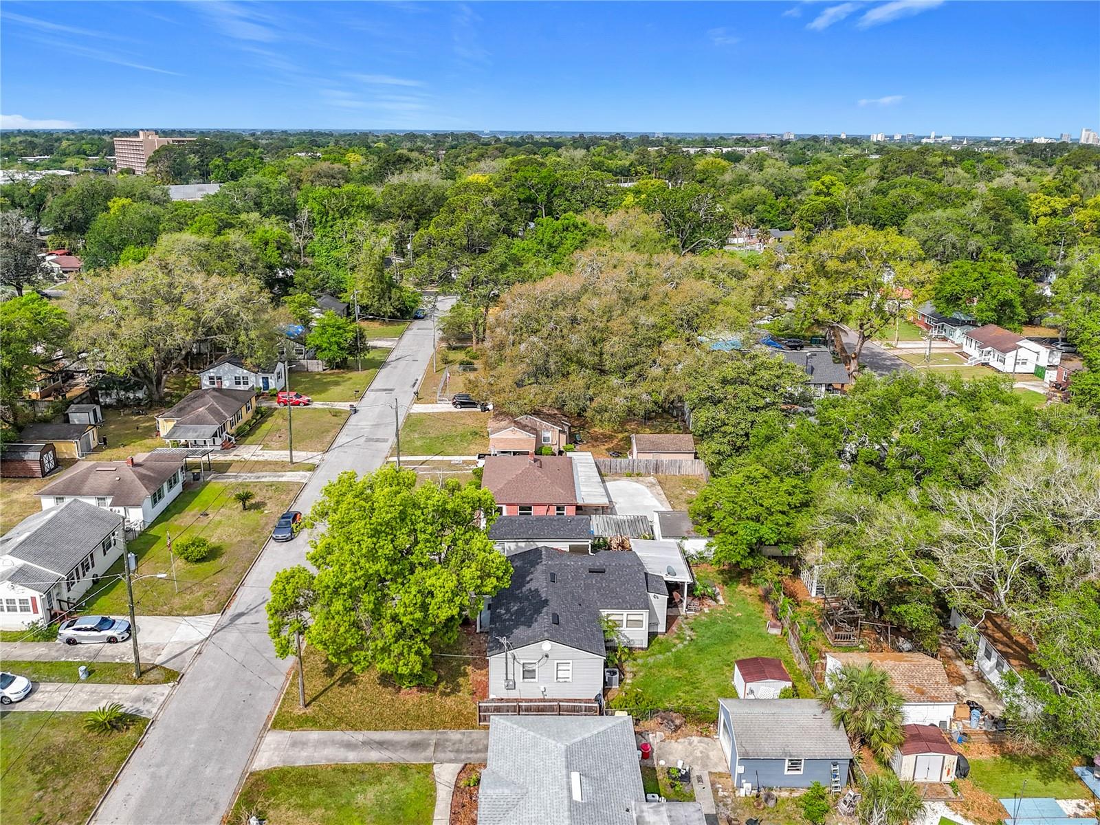 SPRING PARK MANOR - Residential