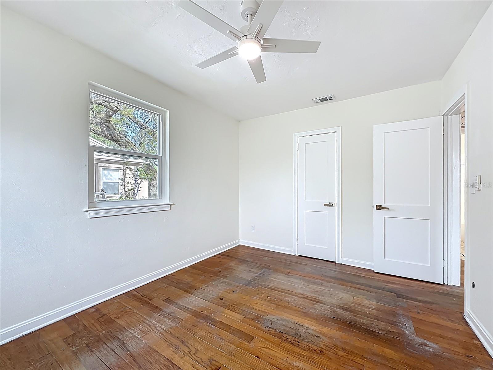 SPRING PARK MANOR - Residential