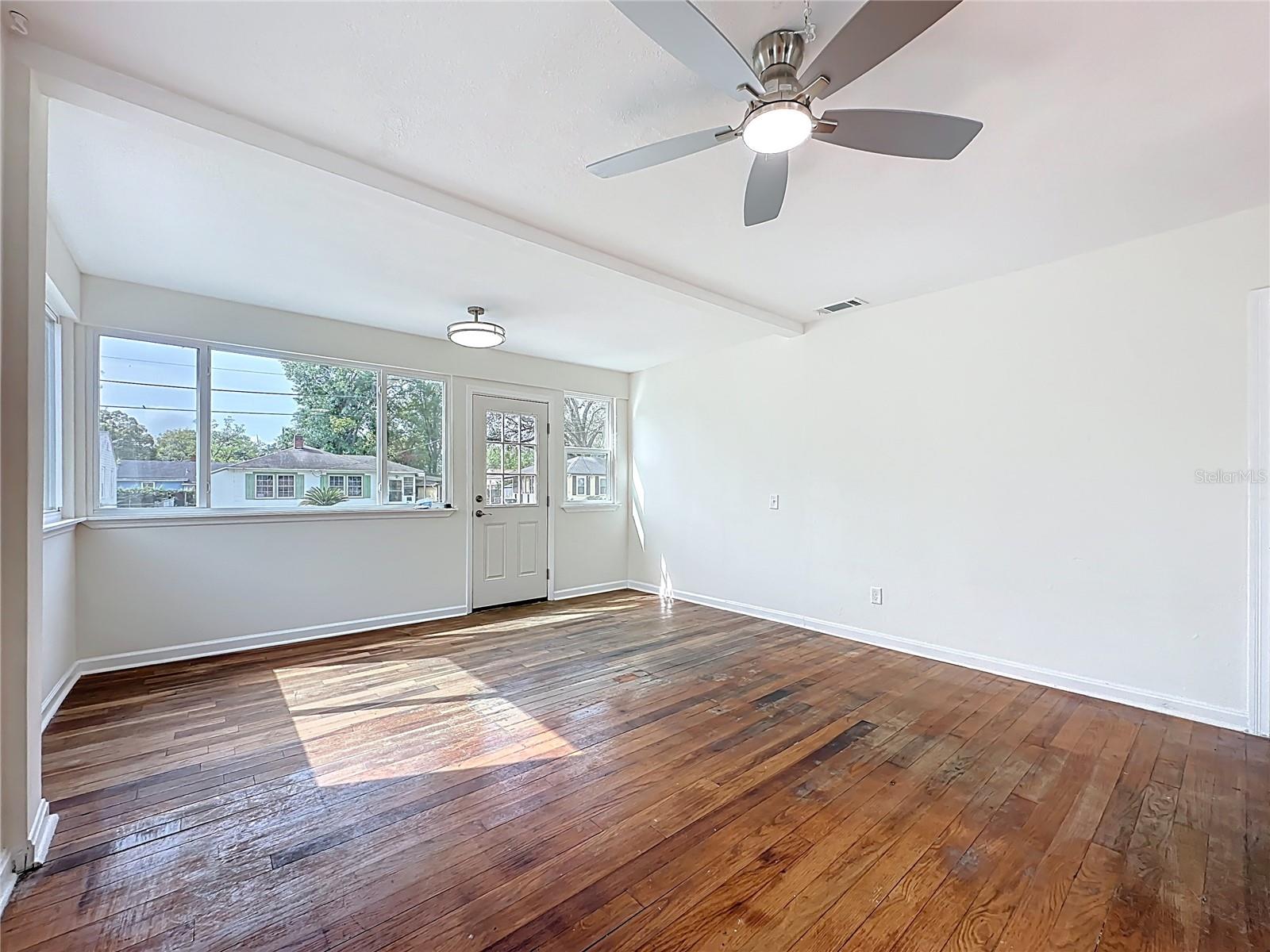 SPRING PARK MANOR - Residential