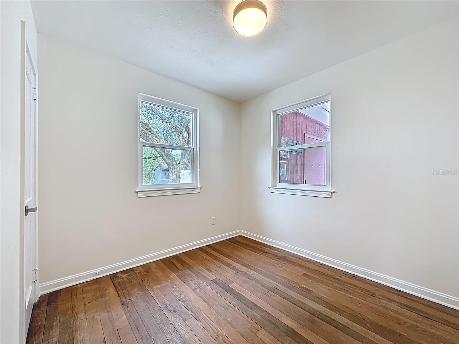 SPRING PARK MANOR - Residential