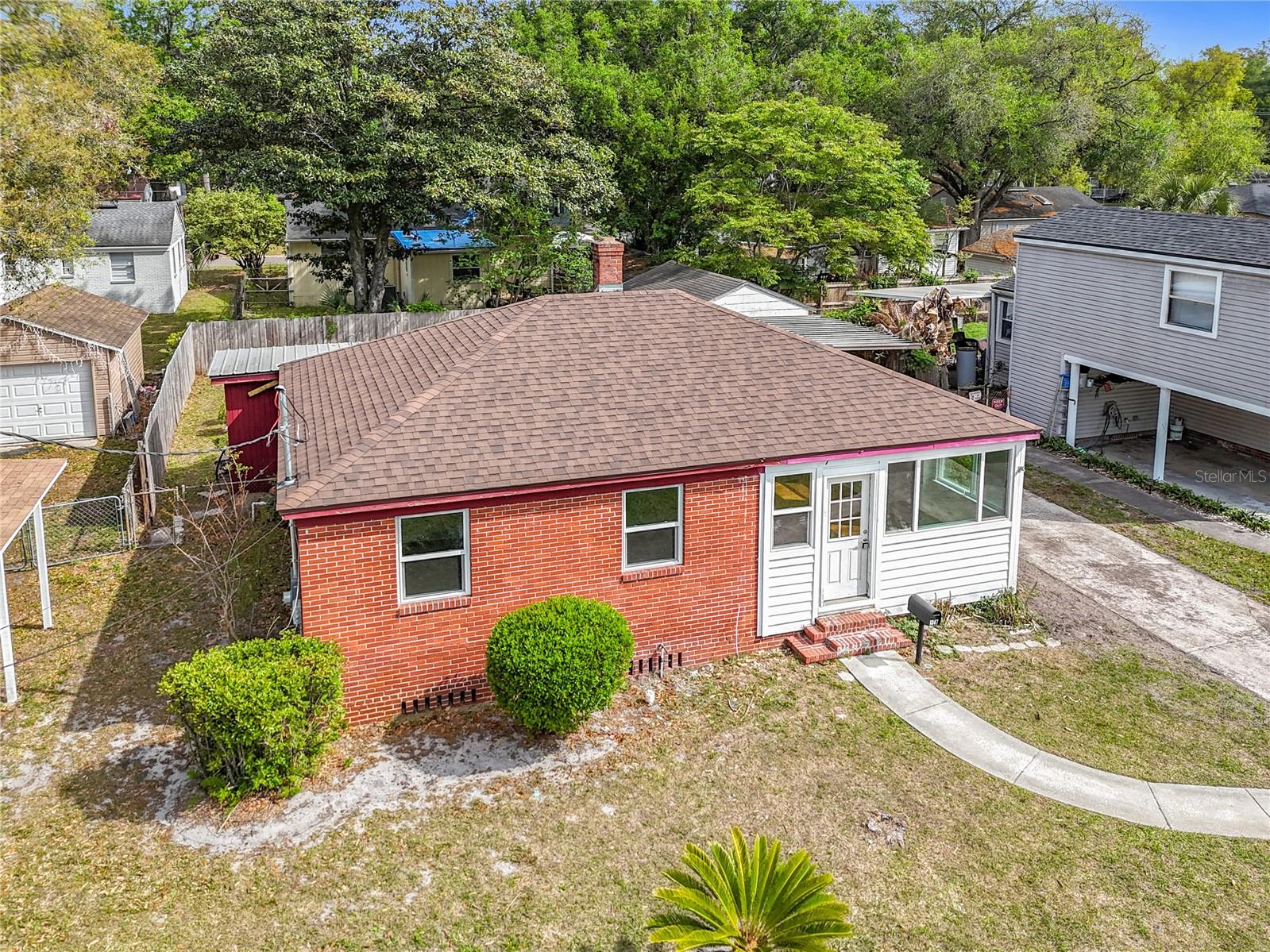 SPRING PARK MANOR - Residential