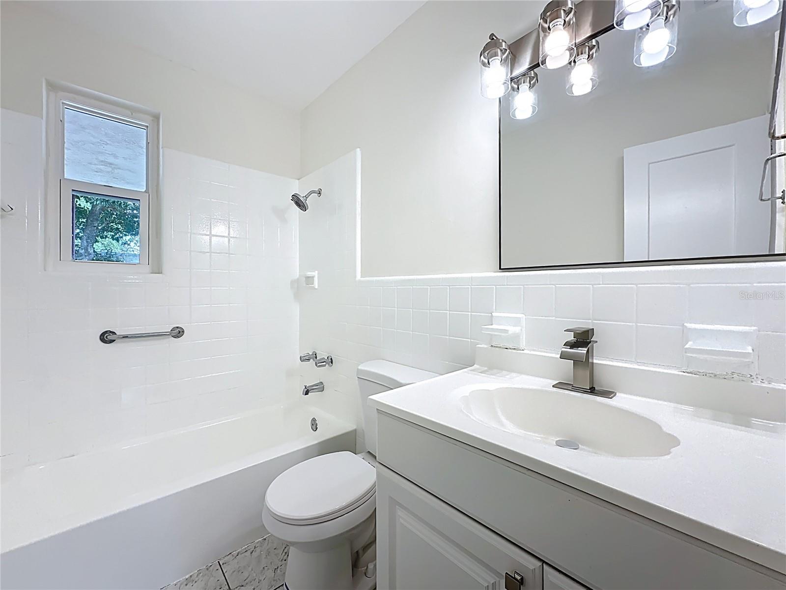 SPRING PARK MANOR - Residential