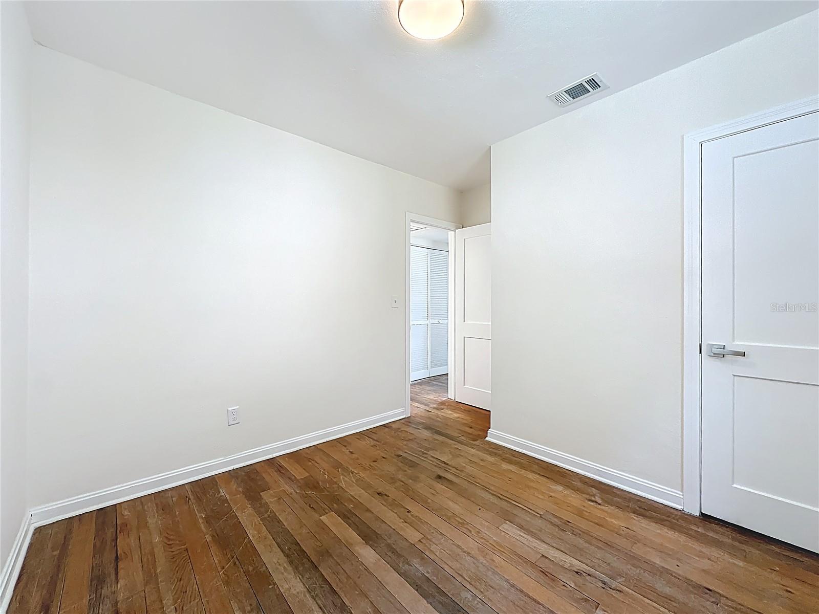 SPRING PARK MANOR - Residential