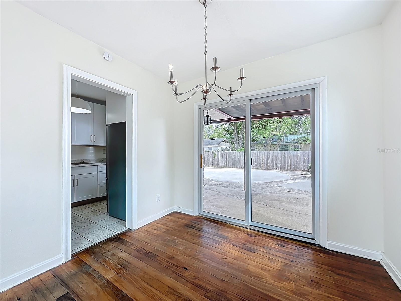 SPRING PARK MANOR - Residential