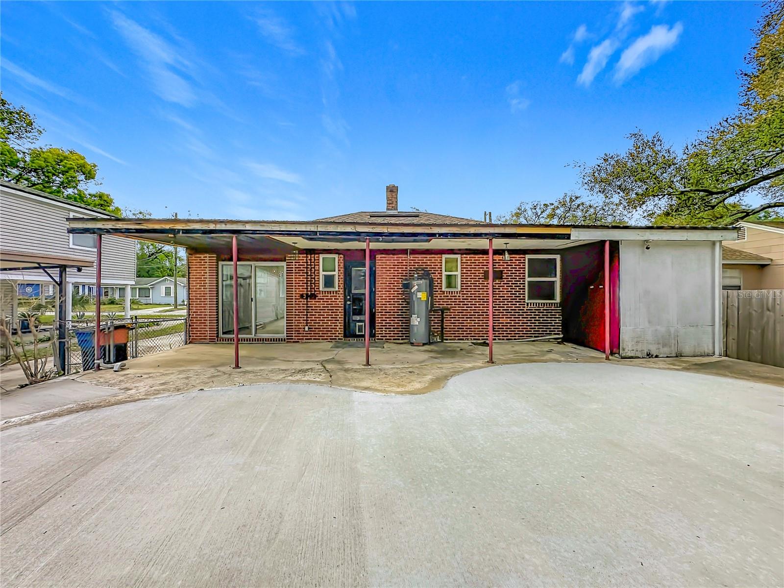 SPRING PARK MANOR - Residential