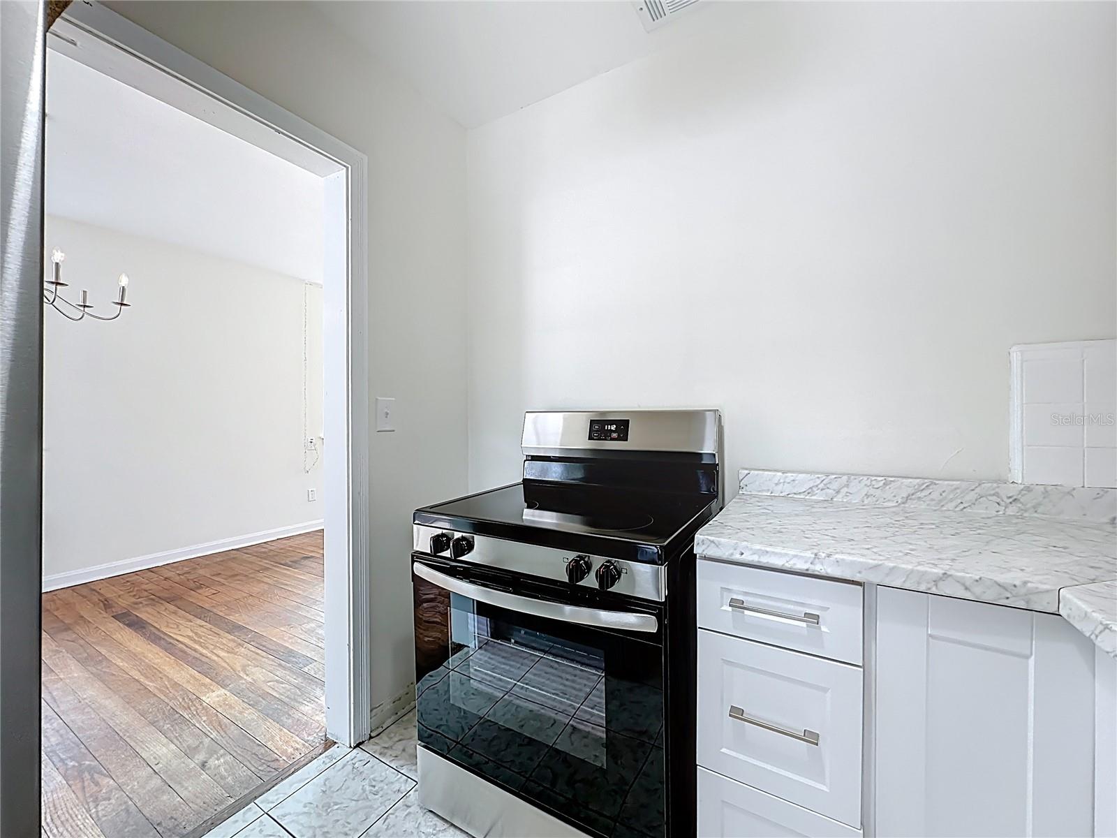 SPRING PARK MANOR - Residential