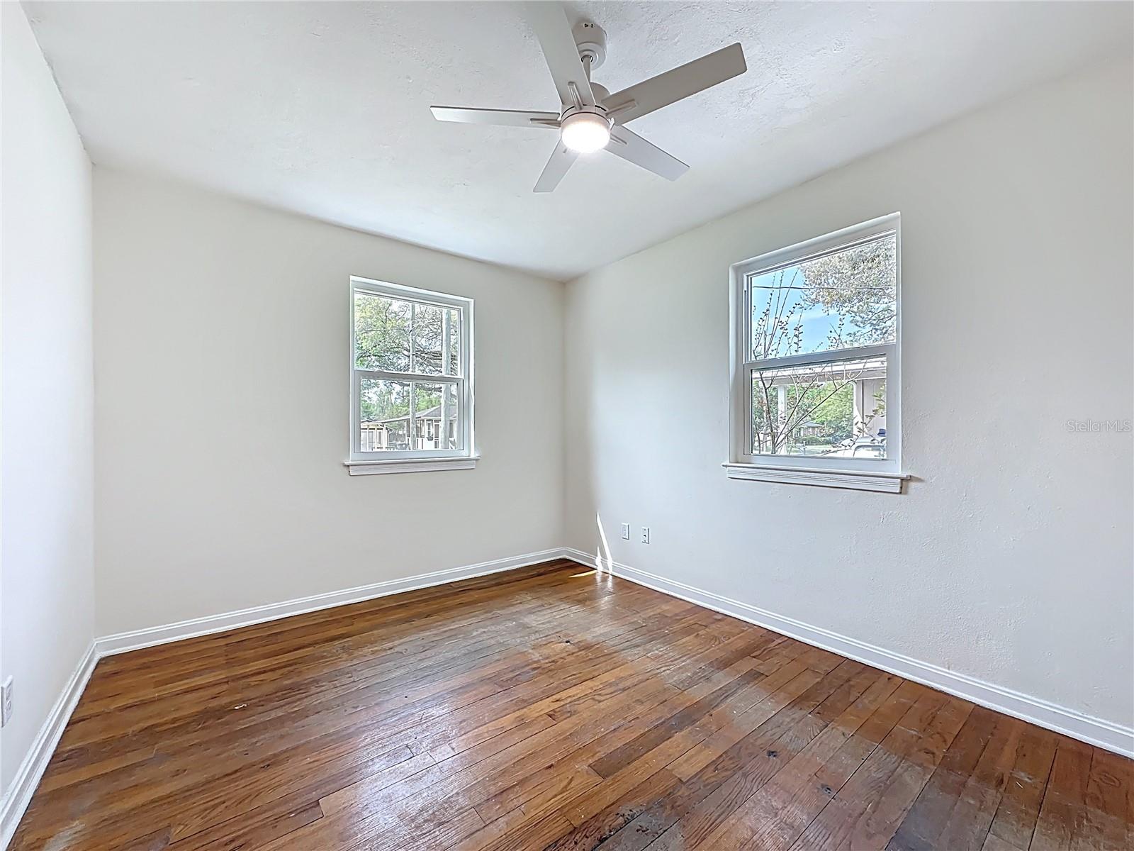 SPRING PARK MANOR - Residential