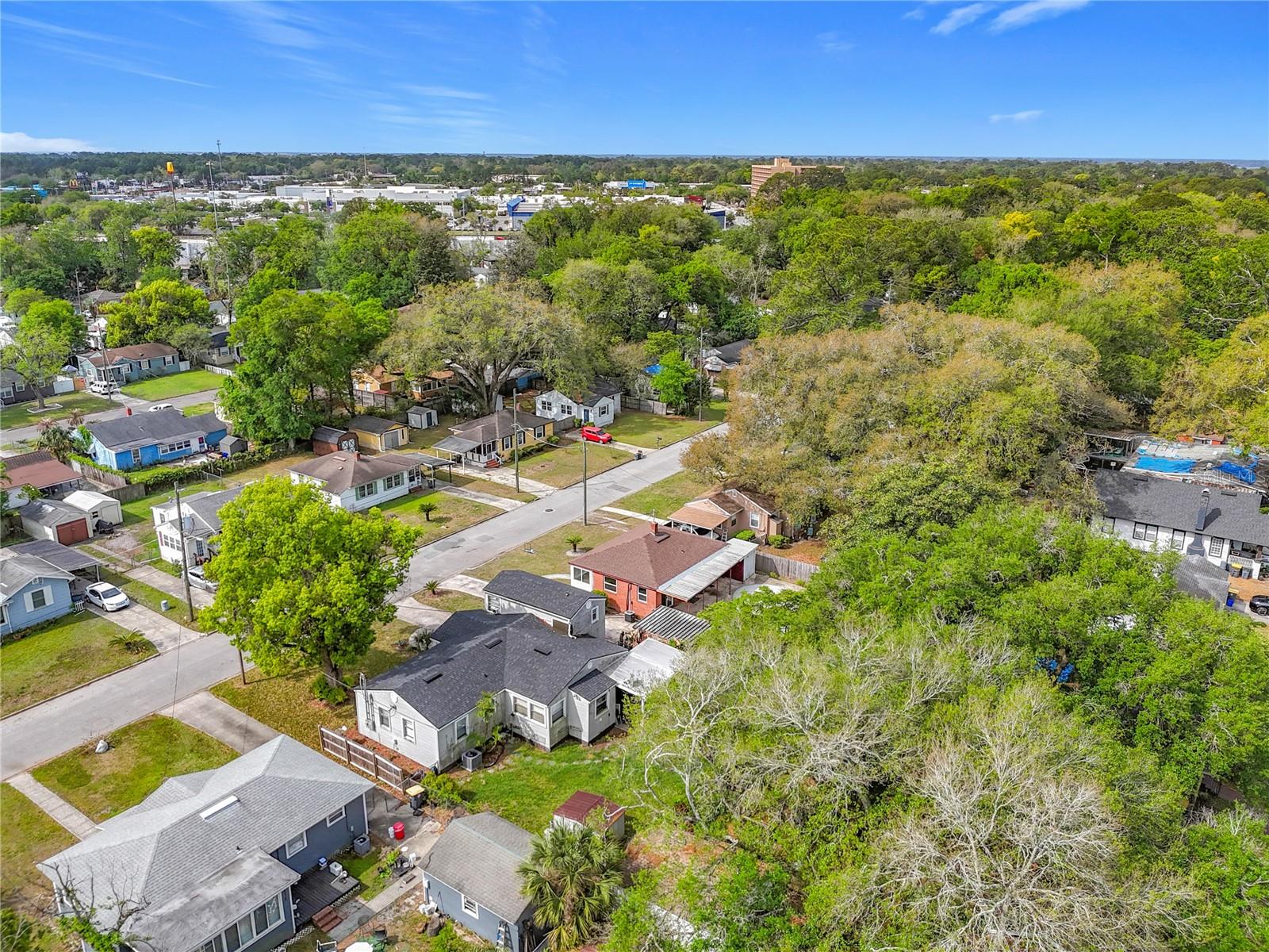 SPRING PARK MANOR - Residential