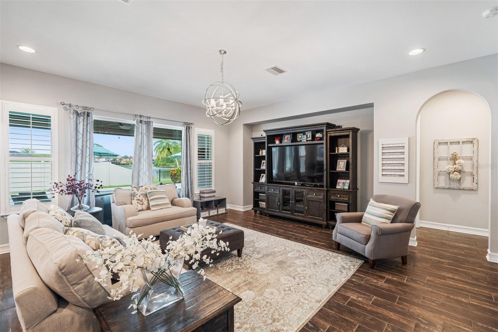 PROMENADE AT LAKE PARK PH - Residential