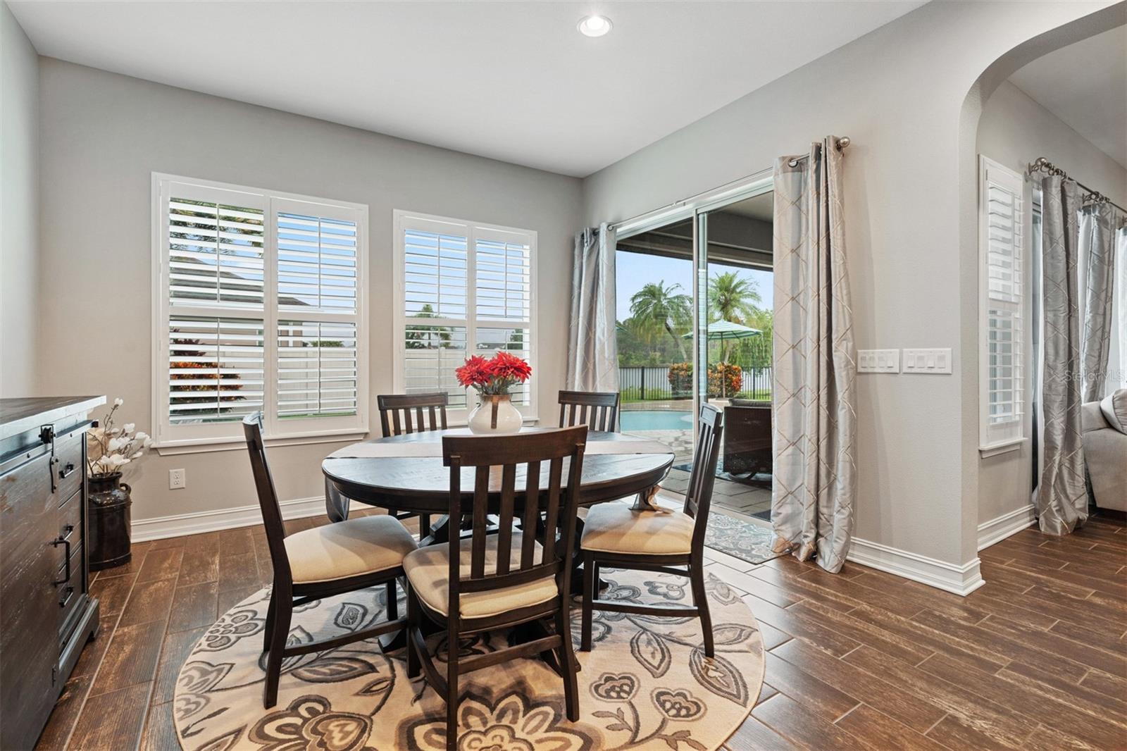 PROMENADE AT LAKE PARK PH - Residential