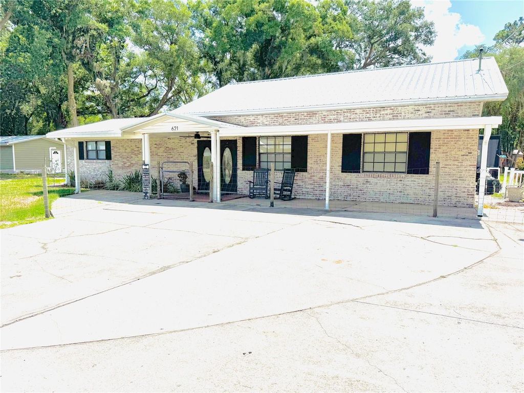 Photo of 621 Avenue A Wahneta Street E, Winter Haven, FL 33880 (MLS # TB8510409)