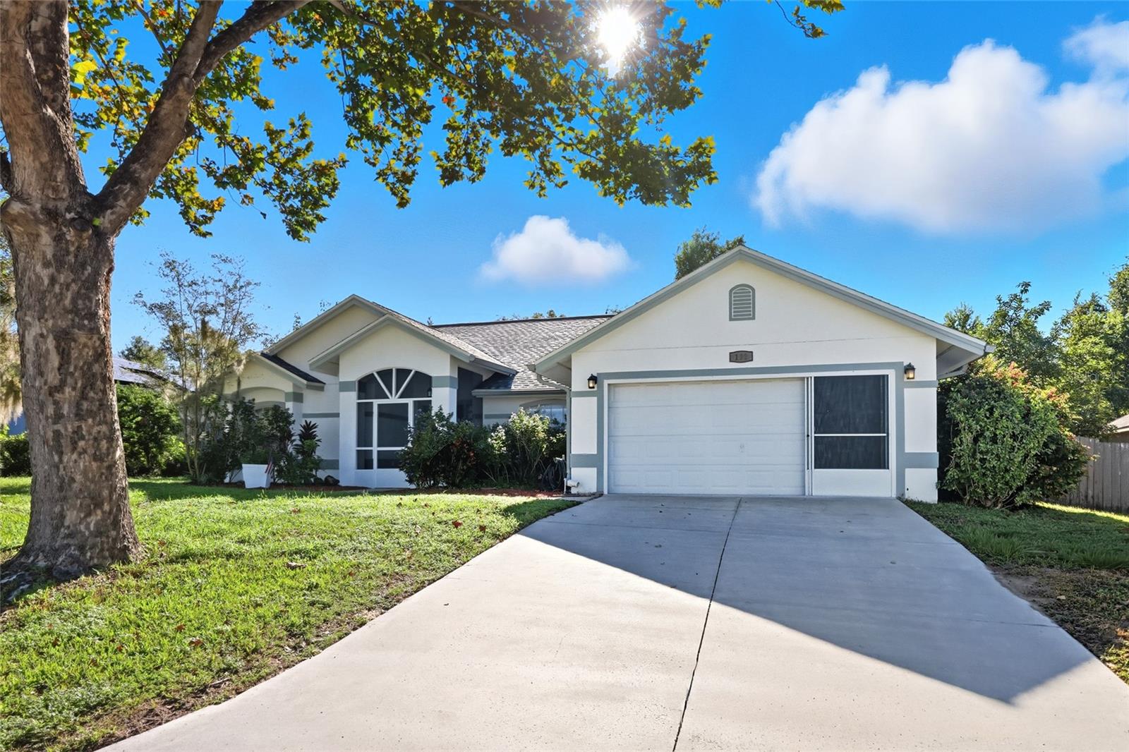 GROVELAND HIDDEN LAKES ESTATES - Residential