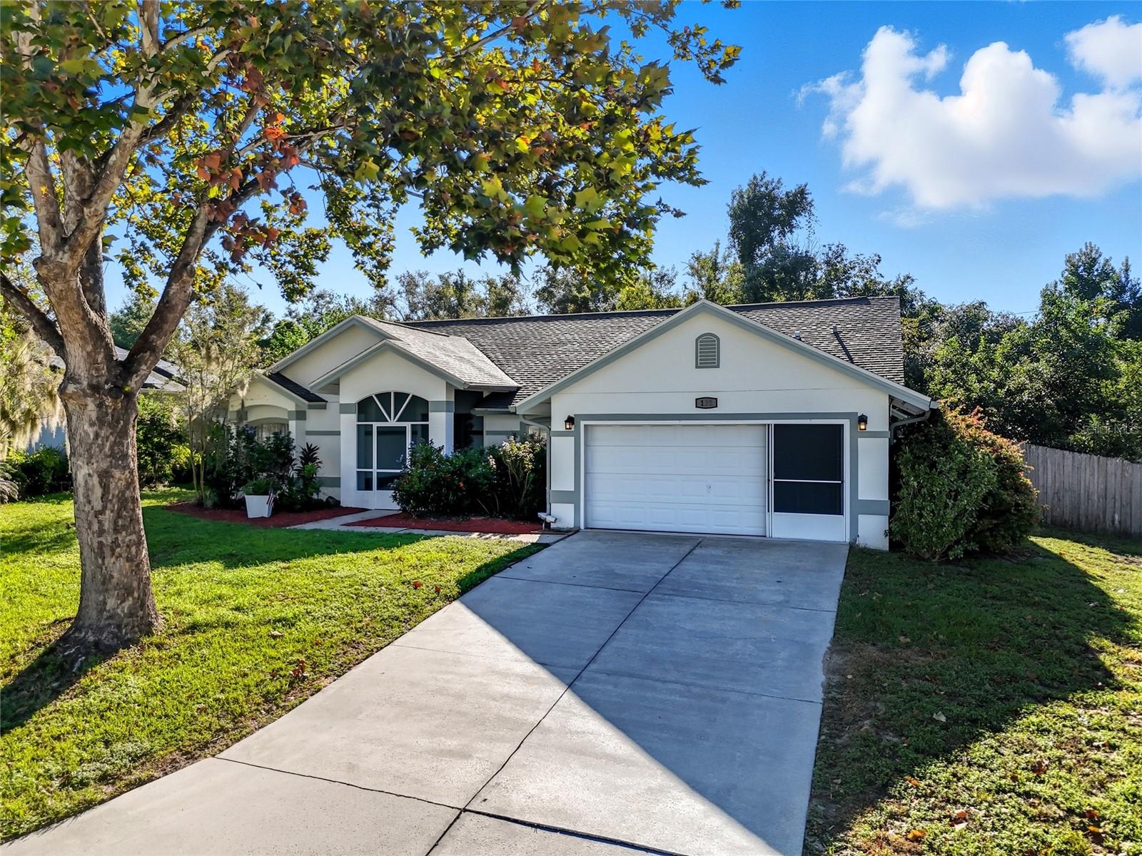 GROVELAND HIDDEN LAKES ESTATES - Residential