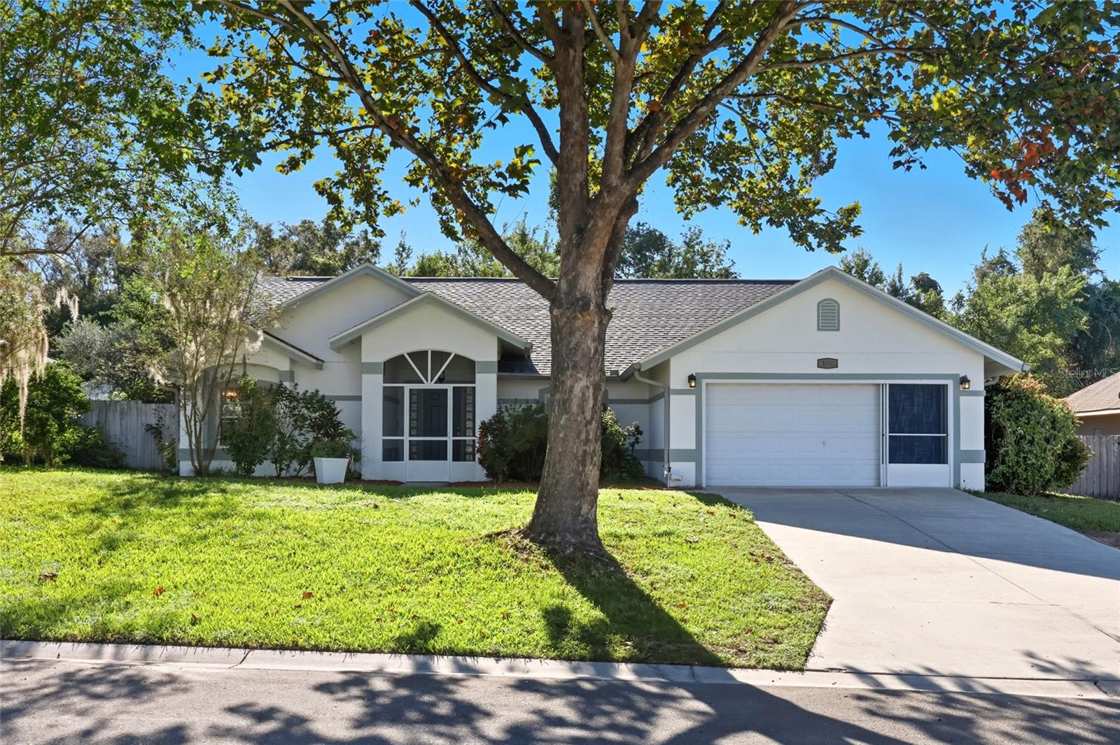 GROVELAND HIDDEN LAKES ESTATES - Residential