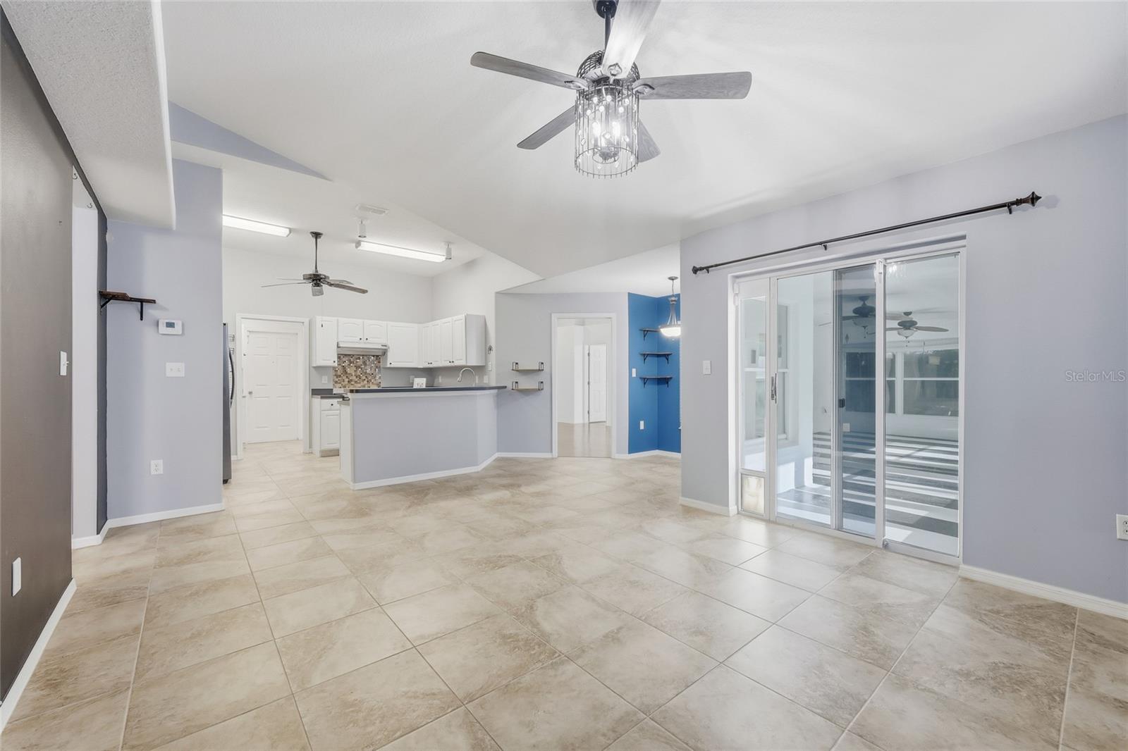GROVELAND HIDDEN LAKES ESTATES - Residential