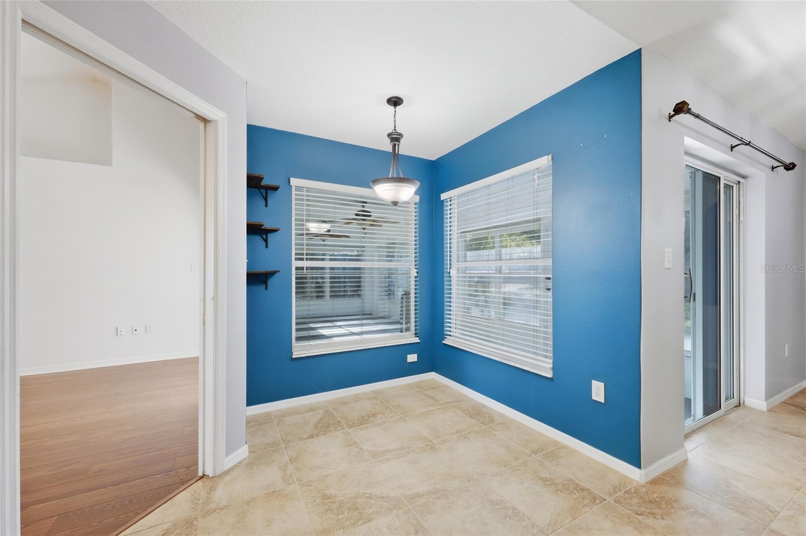 GROVELAND HIDDEN LAKES ESTATES - Residential