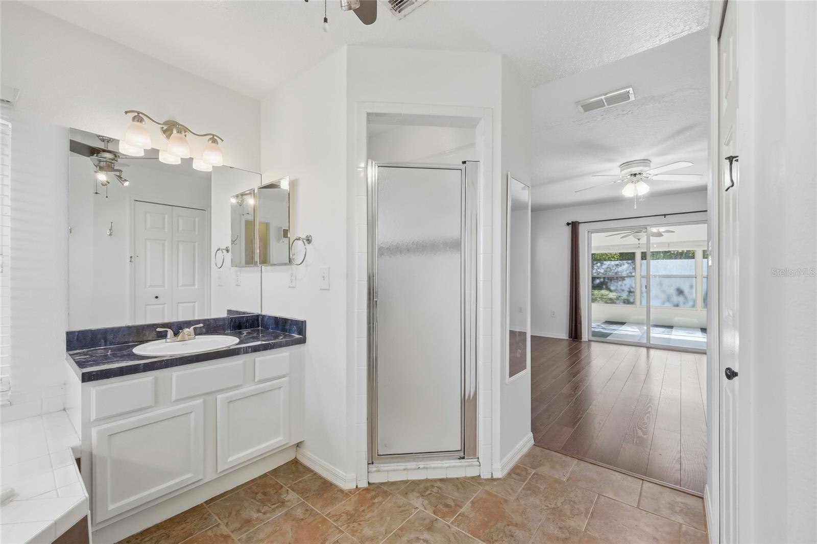 GROVELAND HIDDEN LAKES ESTATES - Residential