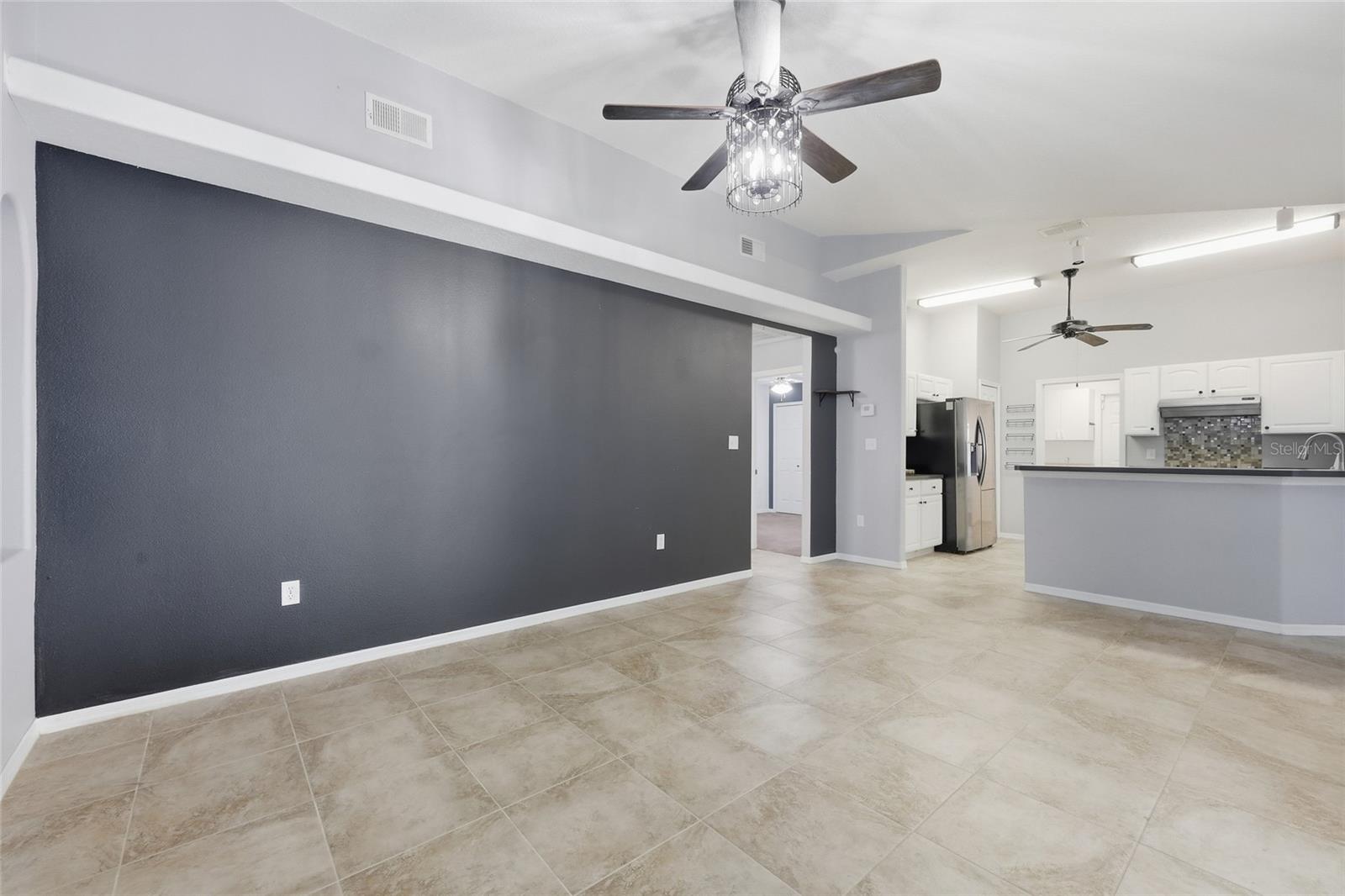 GROVELAND HIDDEN LAKES ESTATES - Residential
