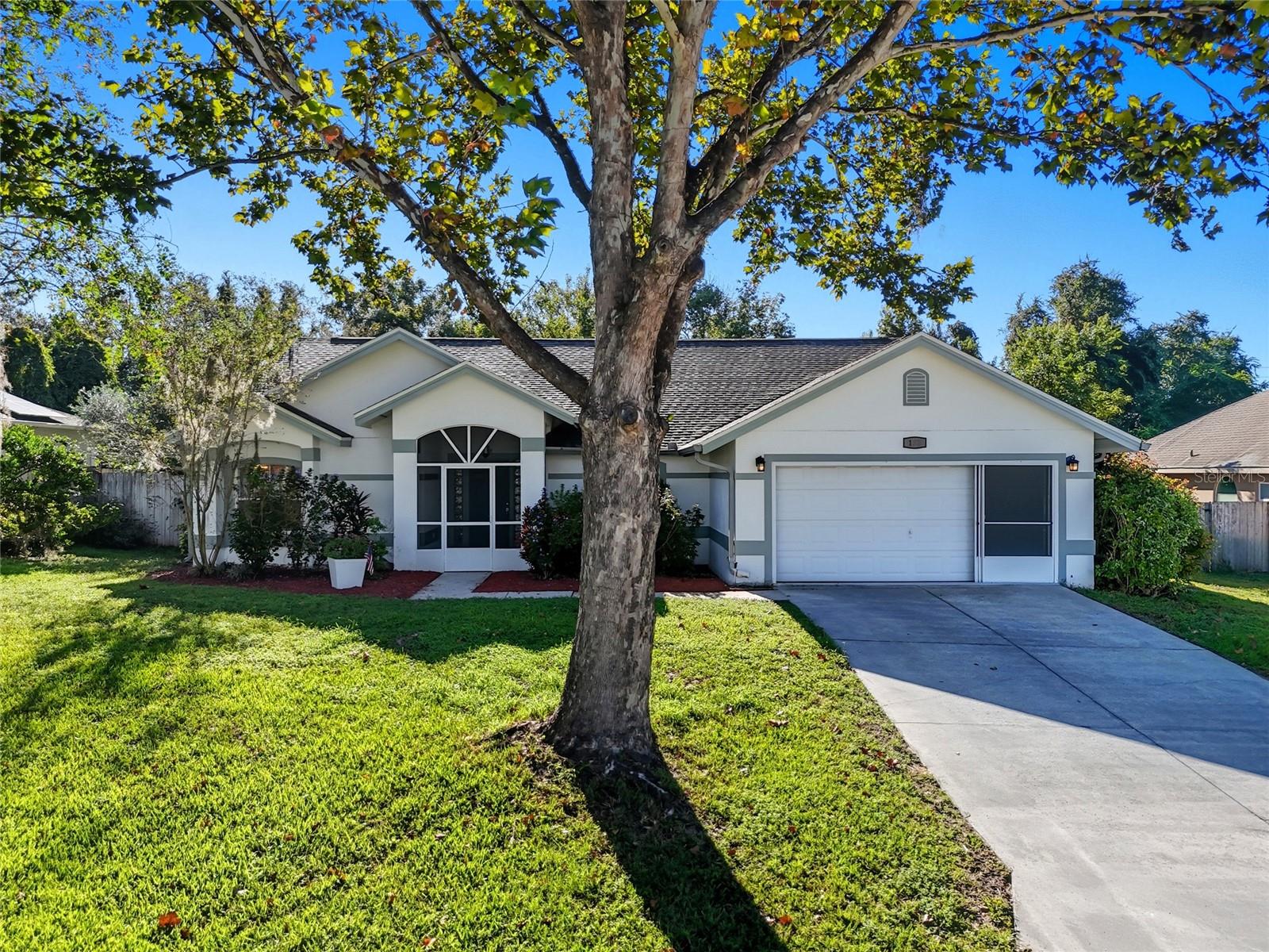 132 COUNTRY LAKES CIRCLE
