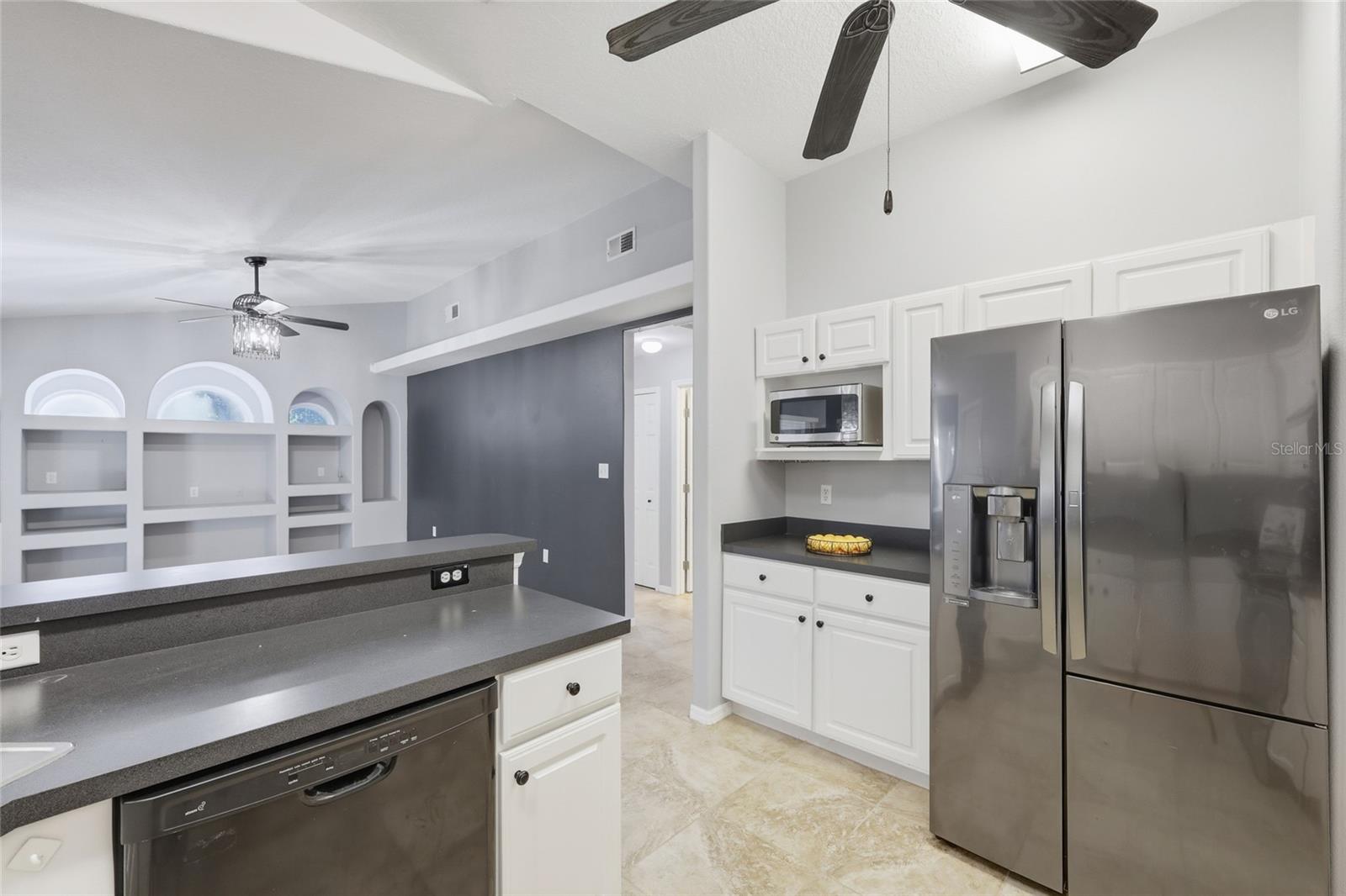 GROVELAND HIDDEN LAKES ESTATES - Residential