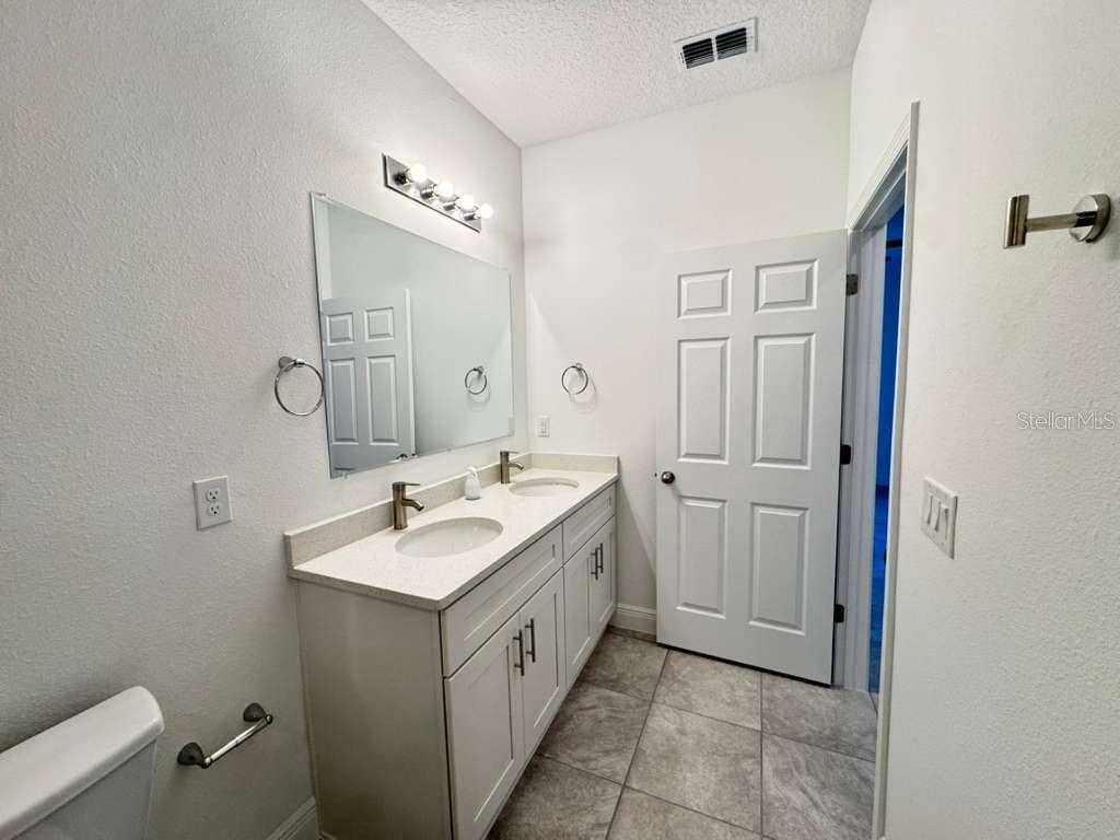 MARION OAKS UN 09 - Residential Lease