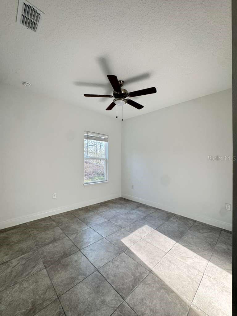 MARION OAKS UN 09 - Residential Lease