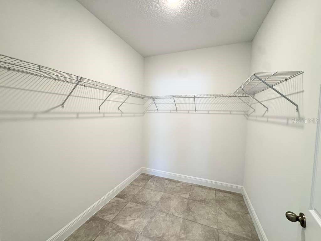 MARION OAKS UN 09 - Residential Lease