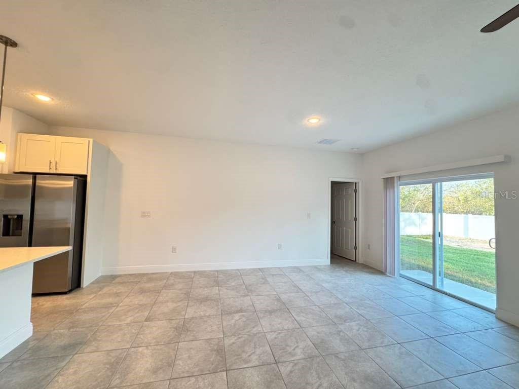 MARION OAKS UN 09 - Residential Lease