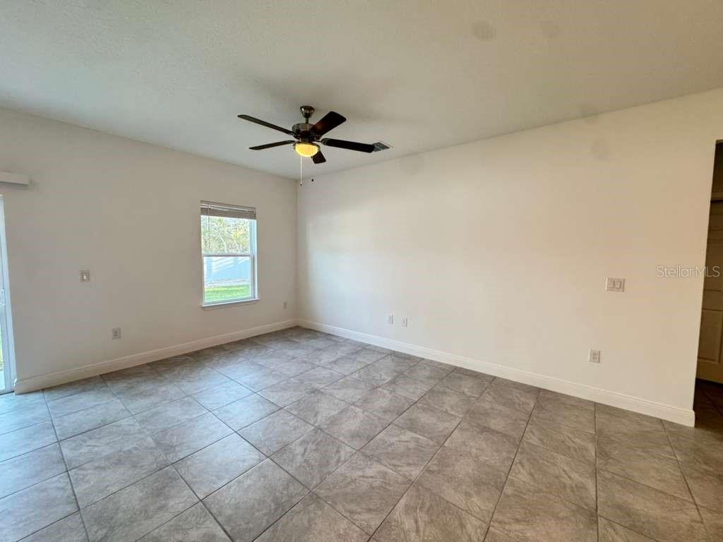 MARION OAKS UN 09 - Residential Lease