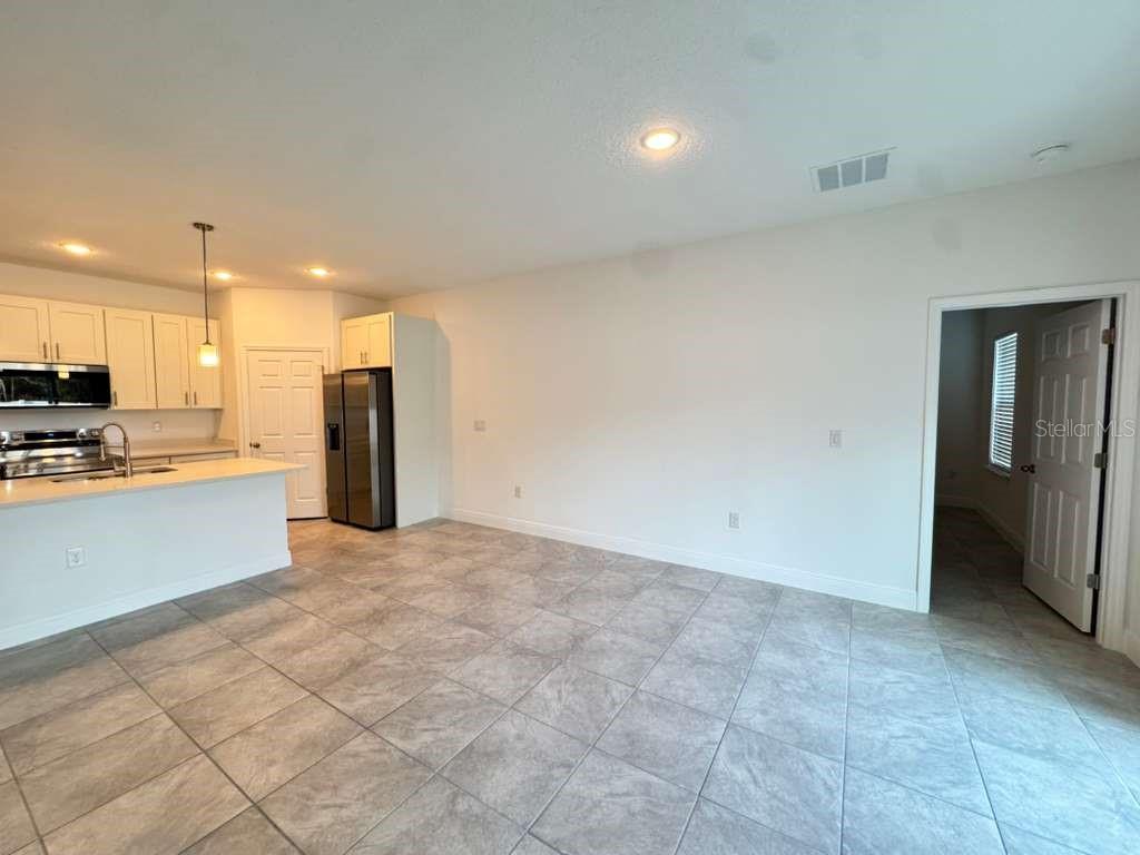 MARION OAKS UN 09 - Residential Lease