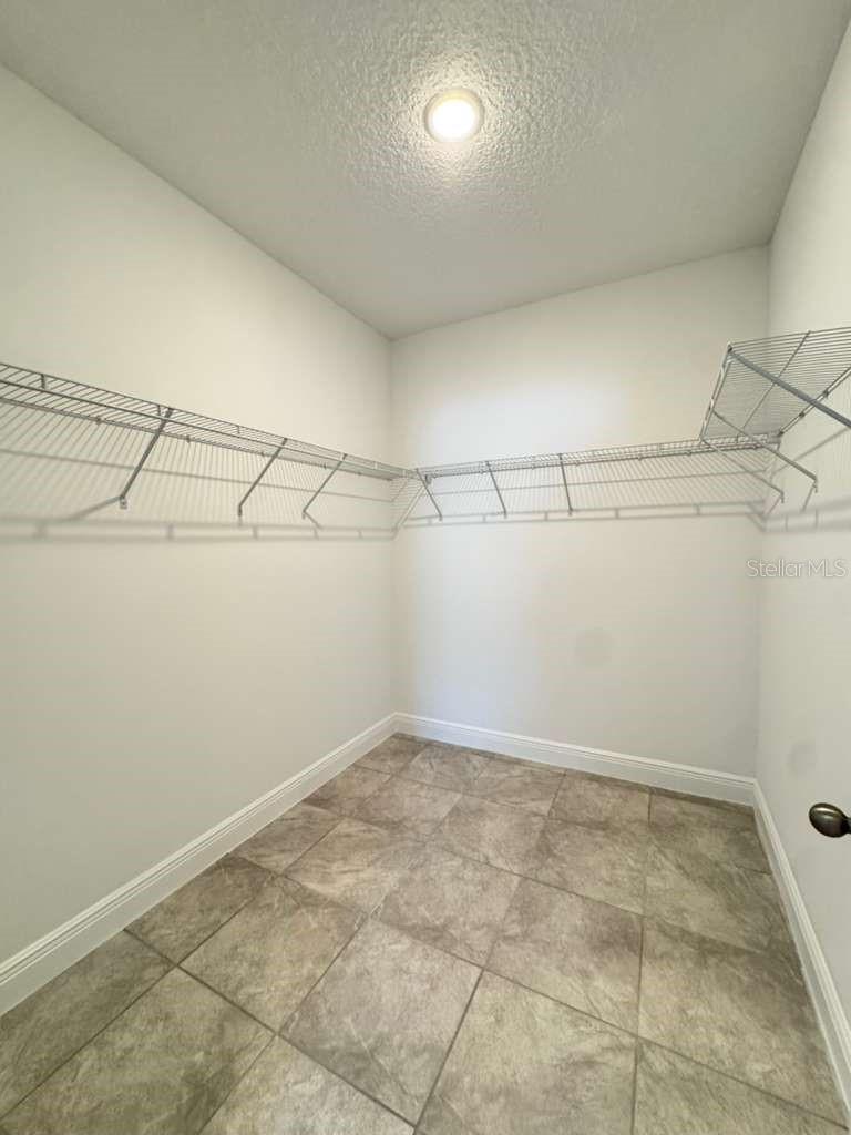 MARION OAKS UN 09 - Residential Lease