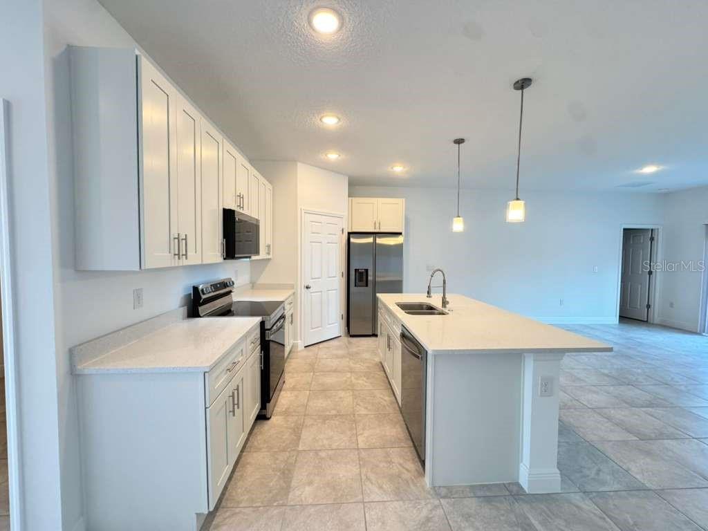 MARION OAKS UN 09 - Residential Lease