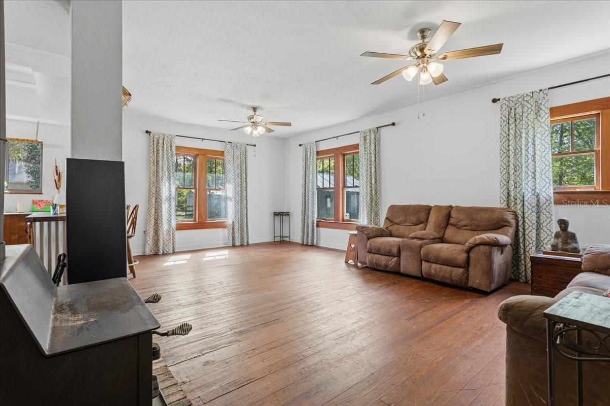 G M WHETSTONE ESTATE ADD TO H S - Residential