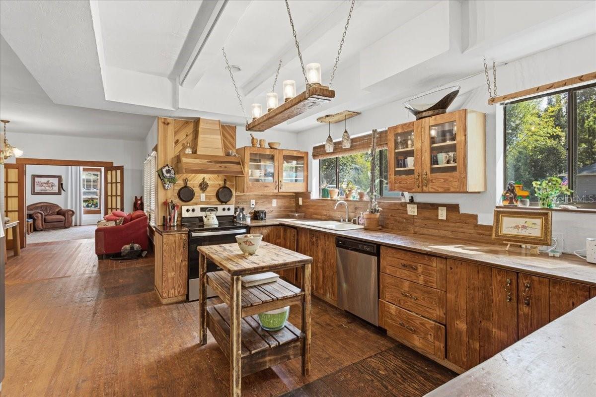 G M WHETSTONE ESTATE ADD TO H S - Residential