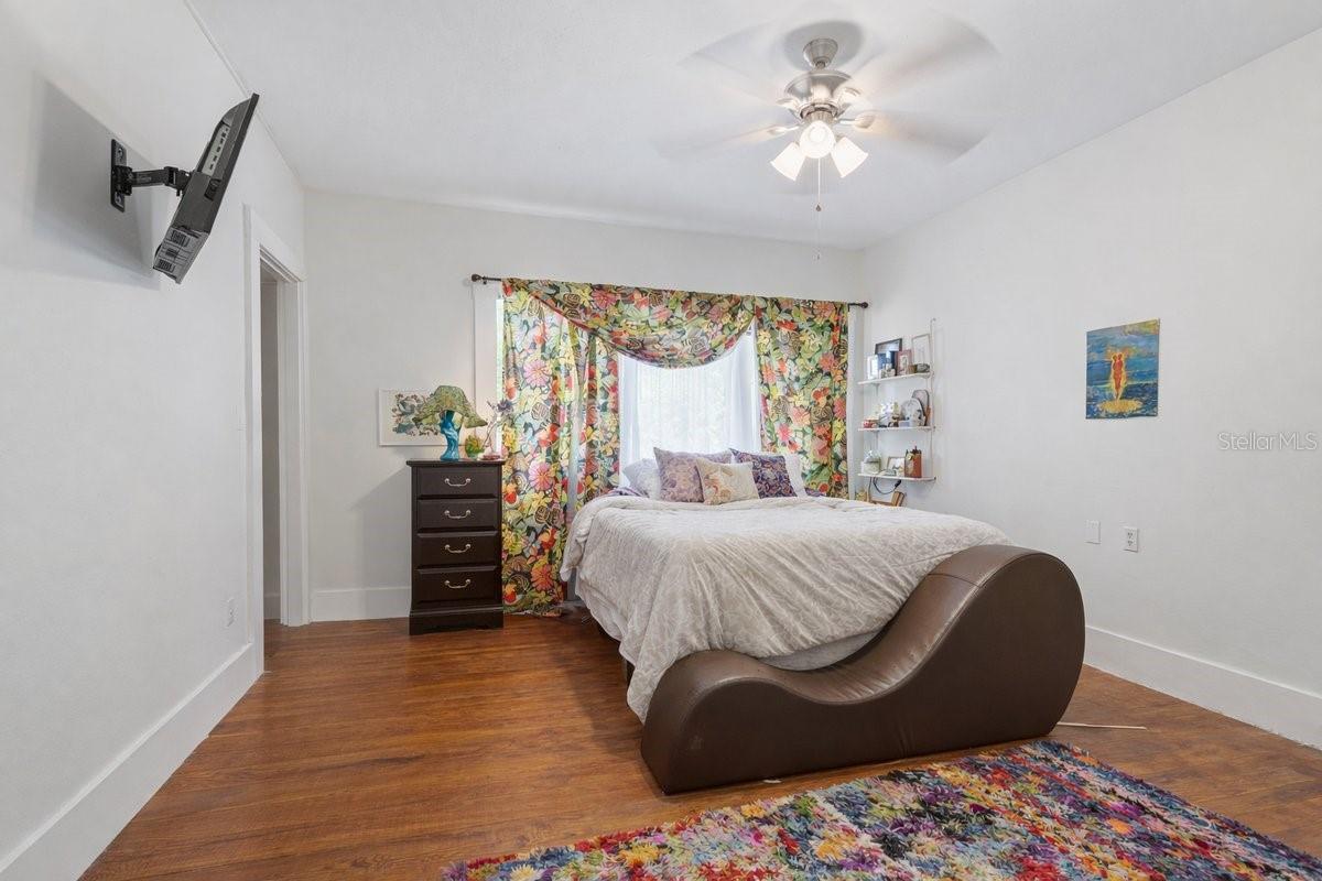 G M WHETSTONE ESTATE ADD TO H S - Residential