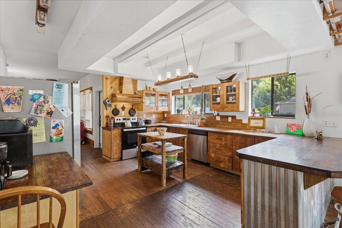 G M WHETSTONE ESTATE ADD TO H S - Residential