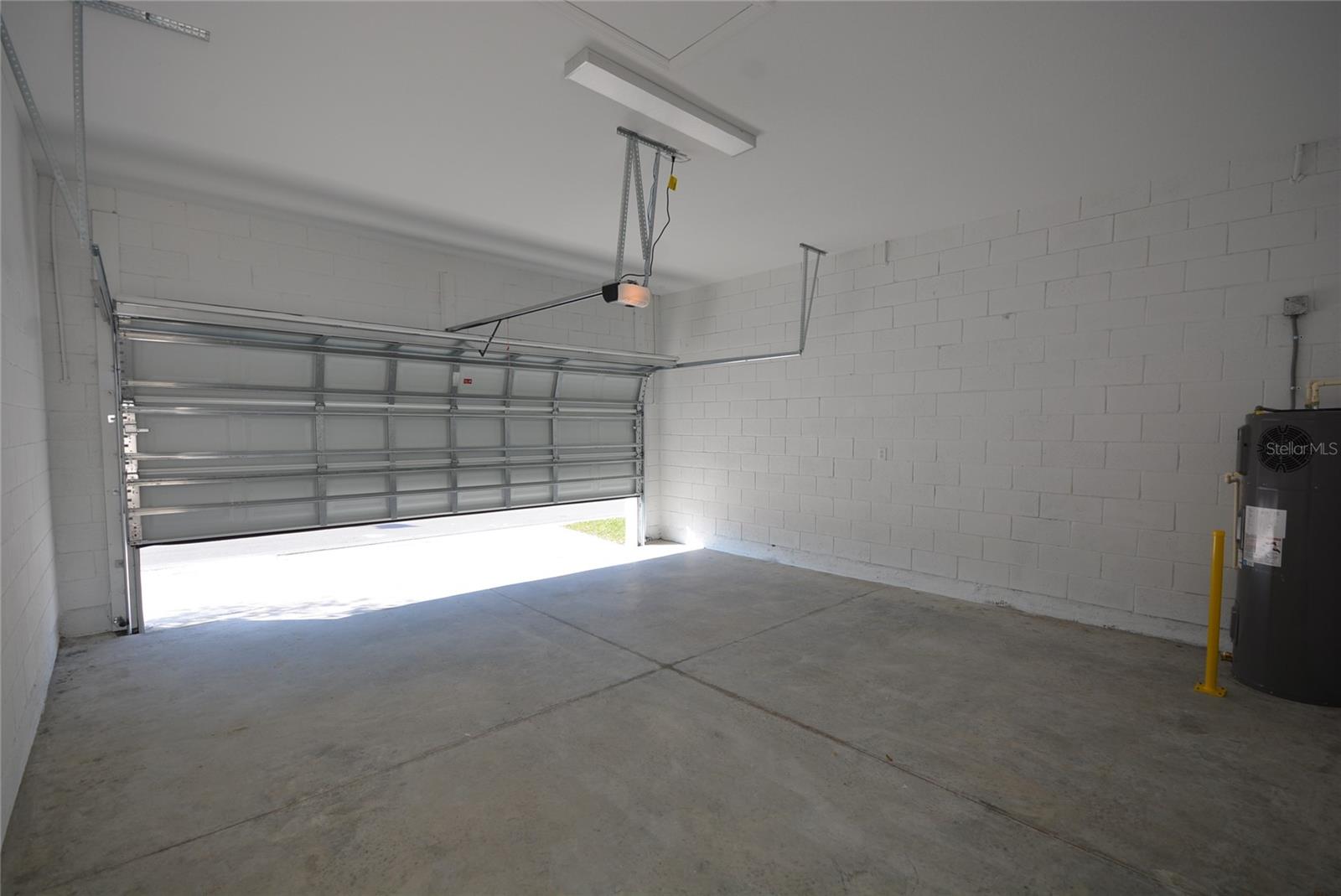 CROSSROADS/KELLY PK PH 1A - Residential Lease