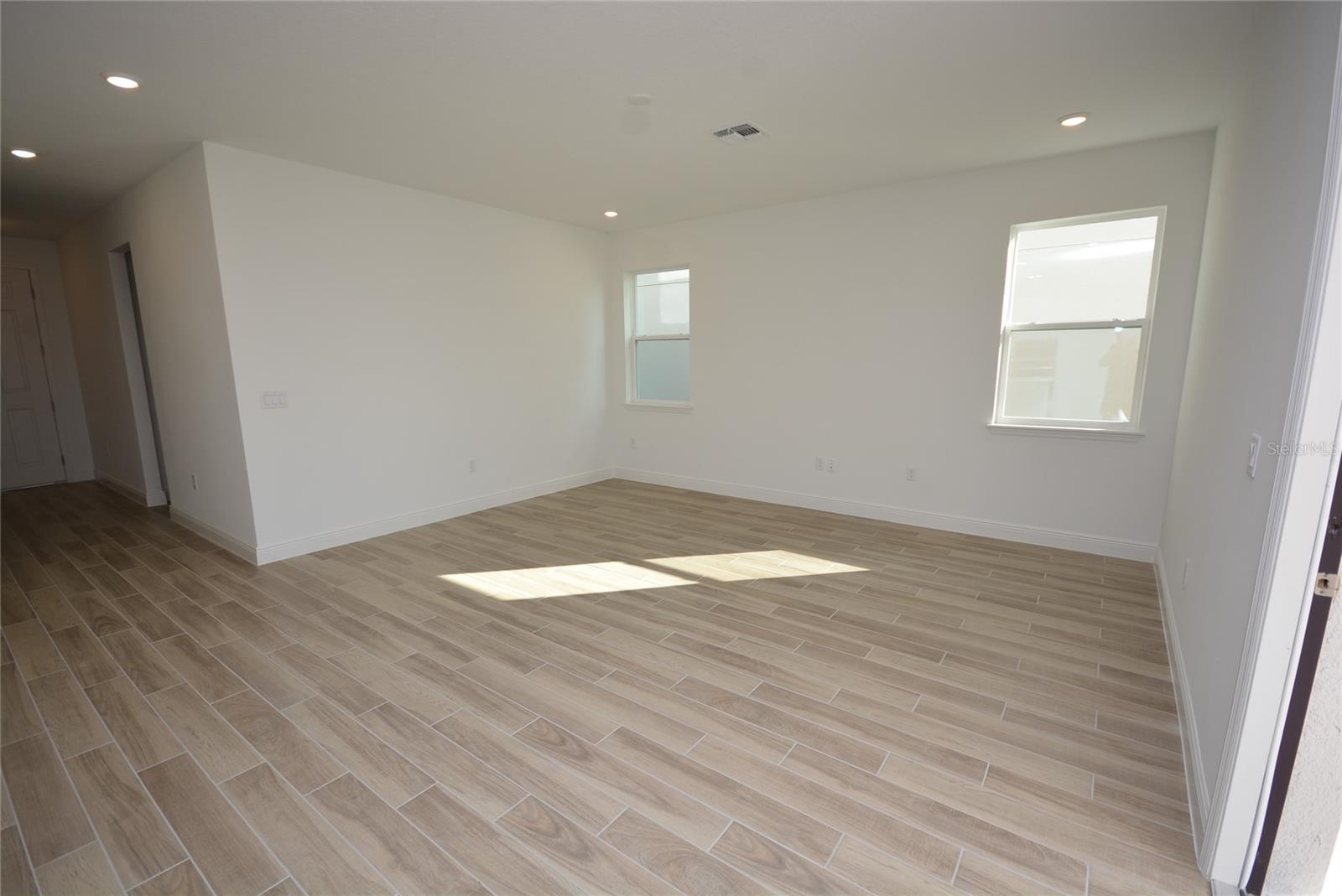 CROSSROADS/KELLY PK PH 1A - Residential Lease