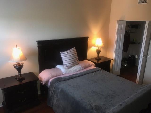 1064 N TAMIAMI TRAIL 1635